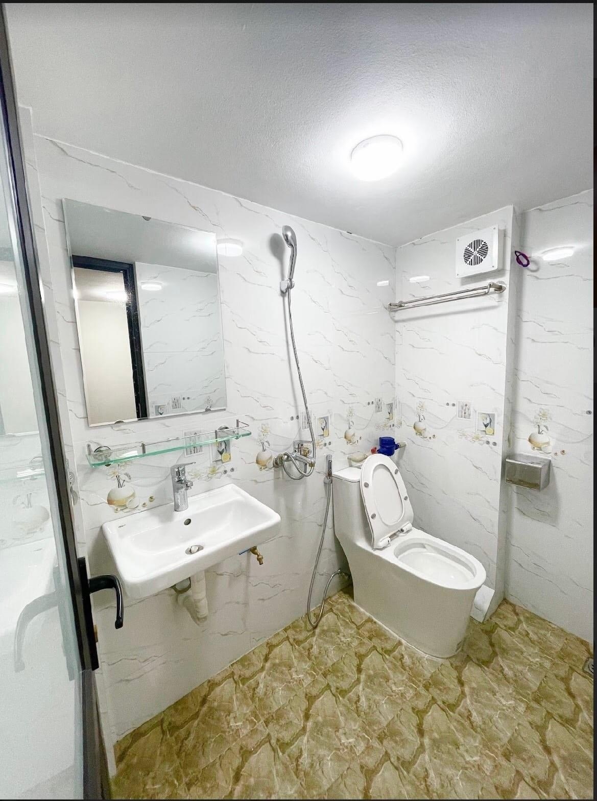 Phòng trọ Duplex 25m2 tại BP Home 2 Yên Hòa - Cầu Giấy - Phòng tắm