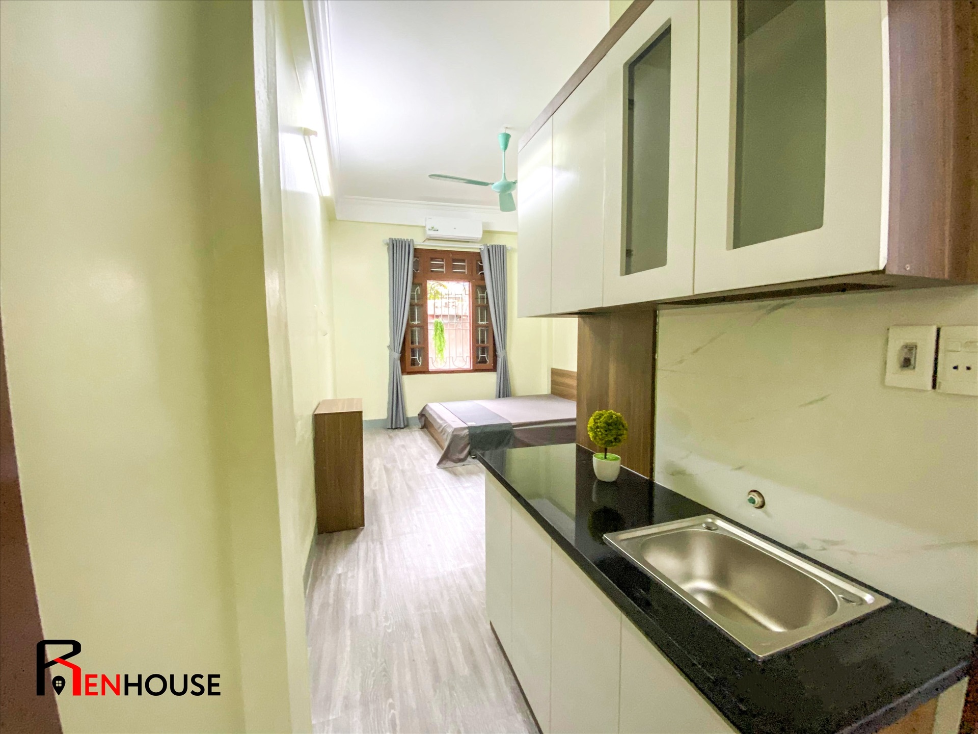 Phòng trọ Studio 28m2 tại RenHouse Dịch Vọng Hậu - Cầu Giấy - Phòng bếp