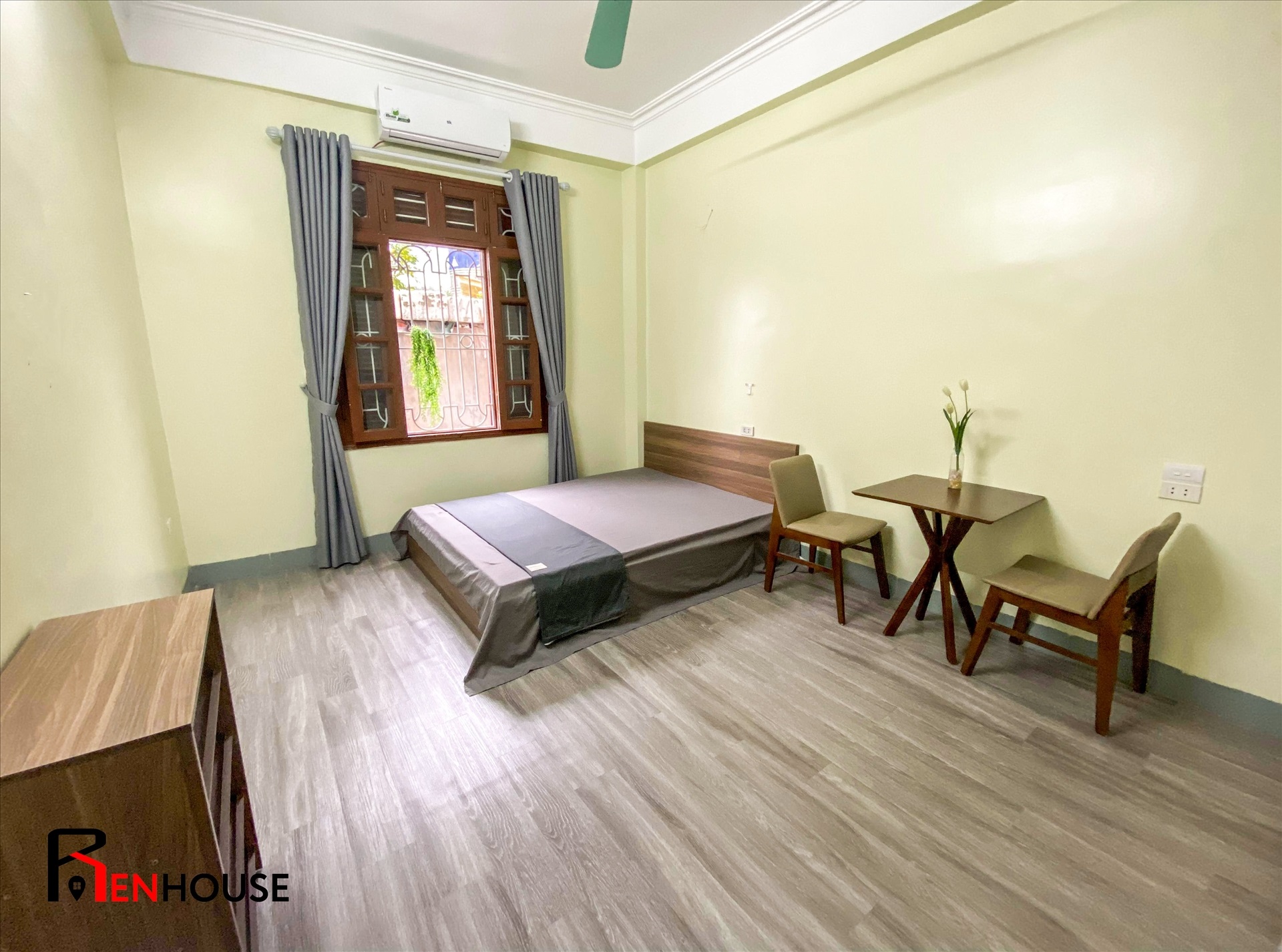 Phòng trọ Studio 28m2 tại RenHouse Dịch Vọng Hậu - Cầu Giấy - Phòng ngủ