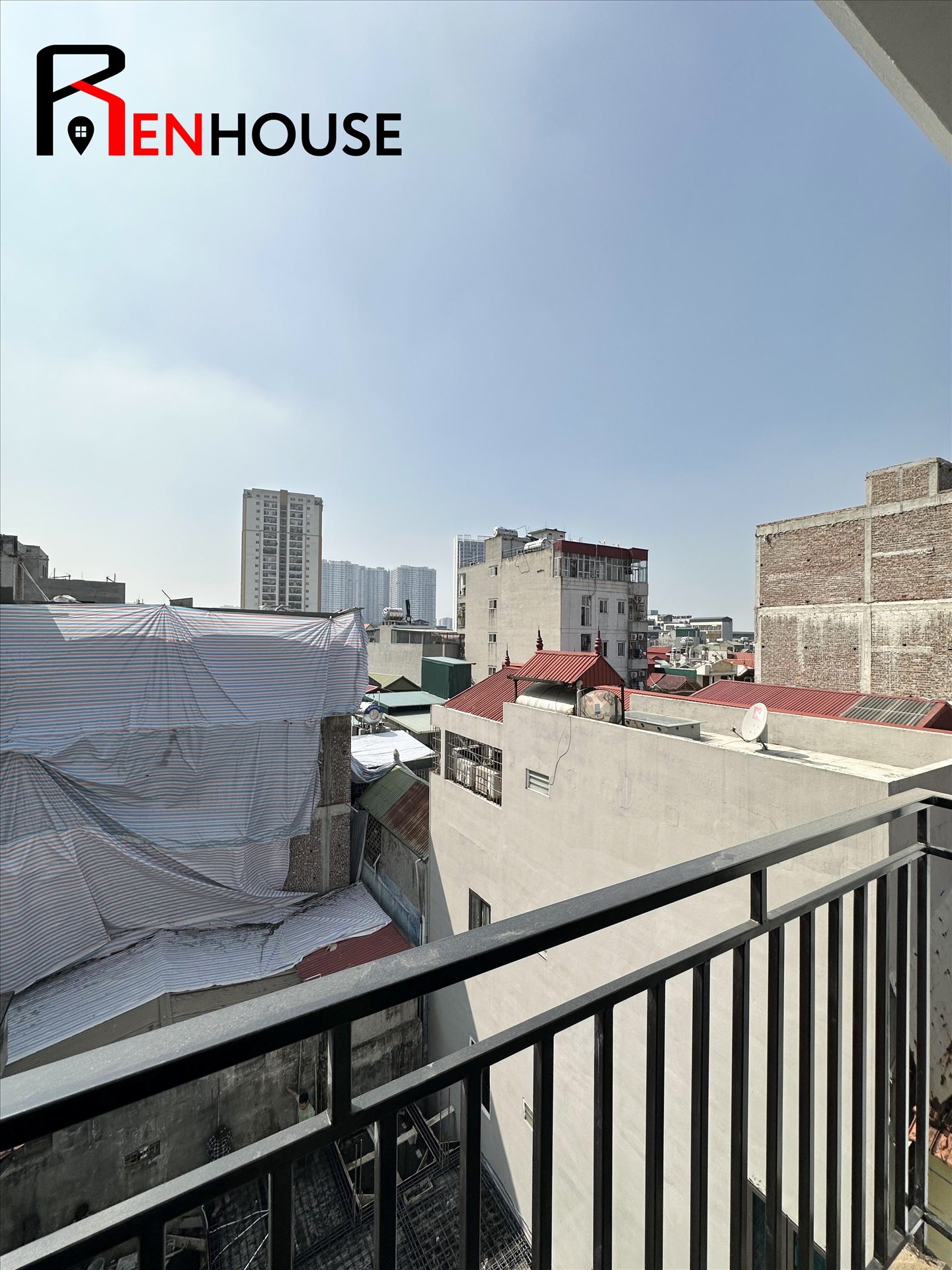 Phòng trọ Studio 30m2 tại RenHouse Hồ Tùng Mậu - Bắc Từ Liêm - Ban công