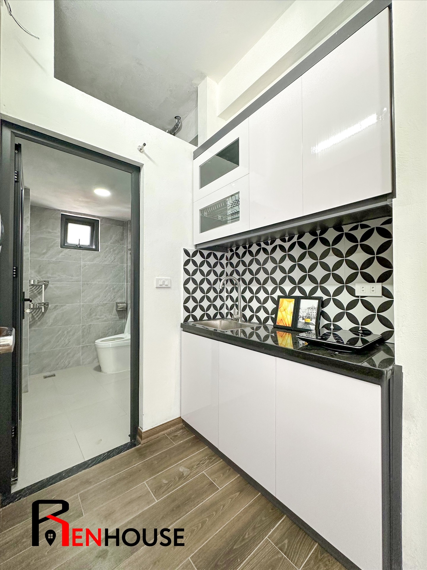 Phòng trọ Studio 30m2 tại RenHouse Hồ Tùng Mậu - Bắc Từ Liêm - Phòng bếp