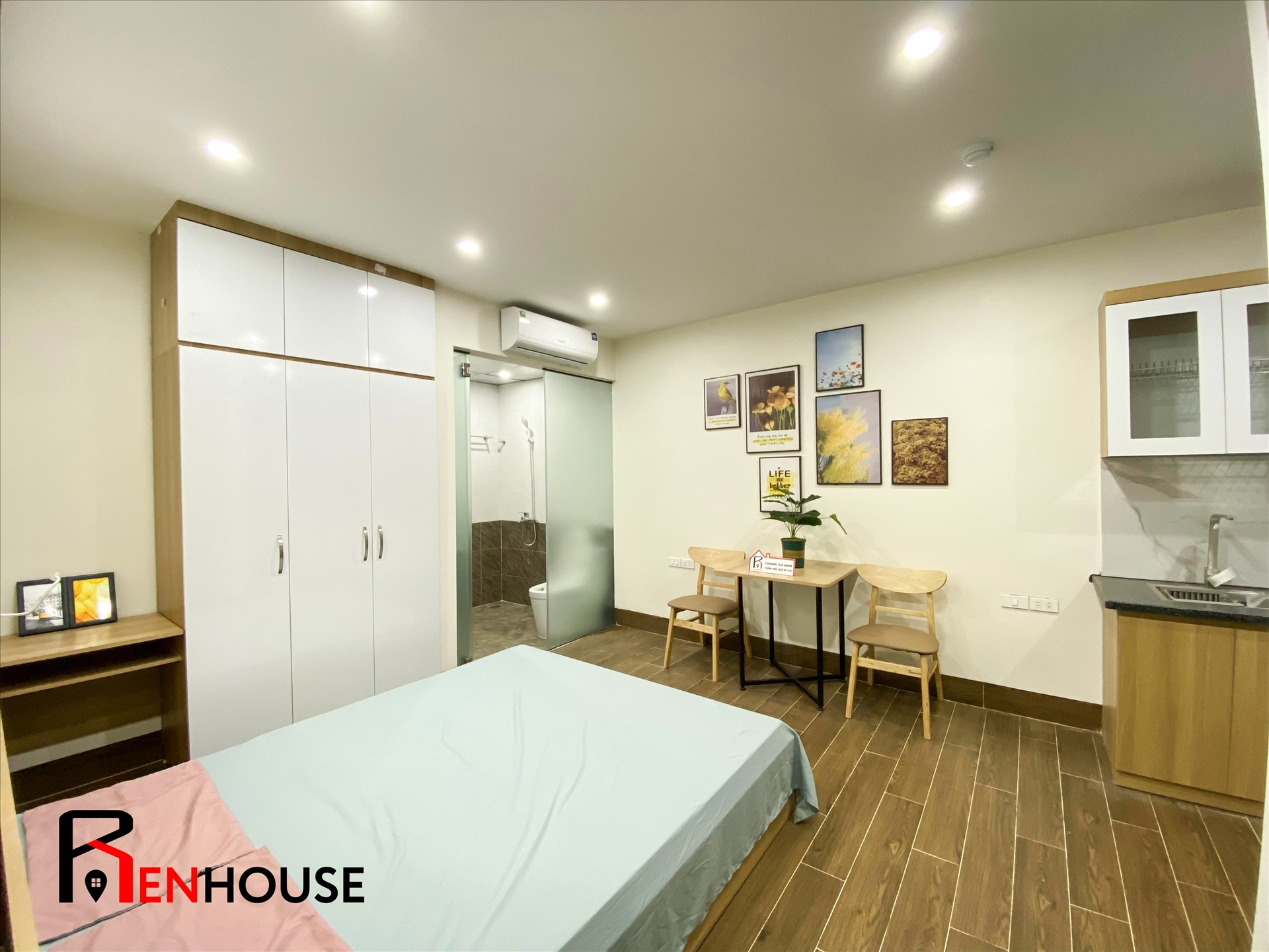 Phòng trọ Studio 26m2 tại RenHouse 4 Trần Thái Tông - Cầu Giấy - Phòng khách