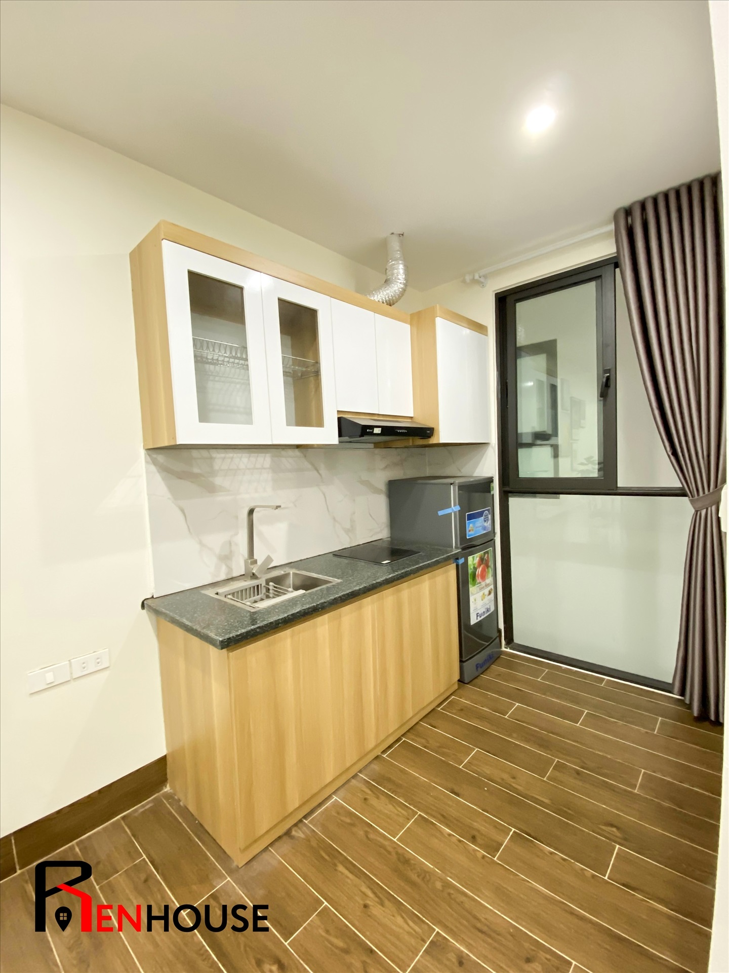 Phòng trọ Studio 26m2 tại RenHouse 4 Trần Thái Tông - Cầu Giấy - Phòng bếp
