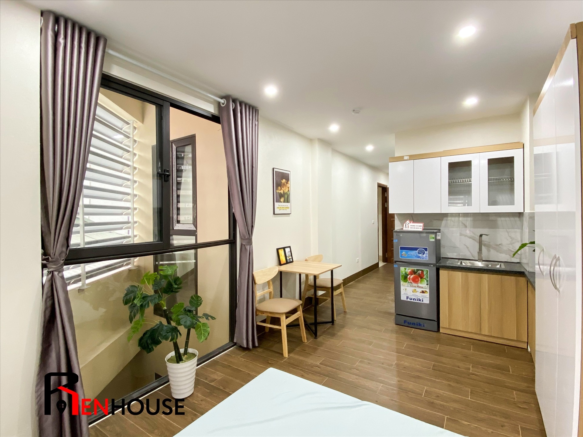 Phòng trọ Studio 28m2 tại RenHouse 4 Trần Thái Tông - Cầu Giấy - Phòng bếp