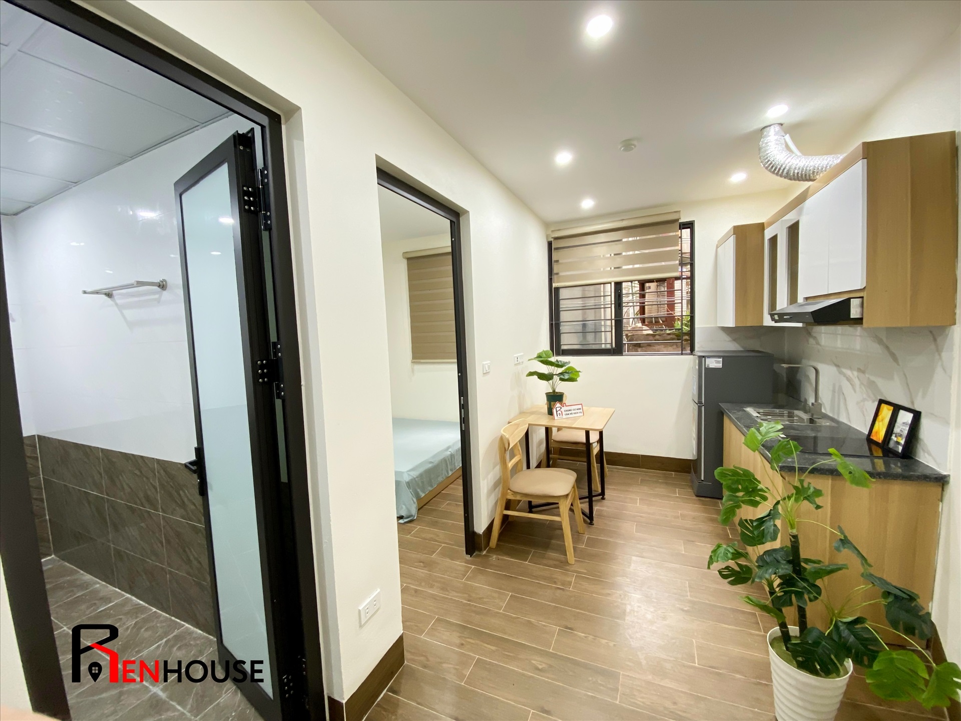 Phòng trọ 1 Phòng ngủ 31m2 tại RenHouse 4 Trần Thái Tông - Cầu Giấy - Phòng khách