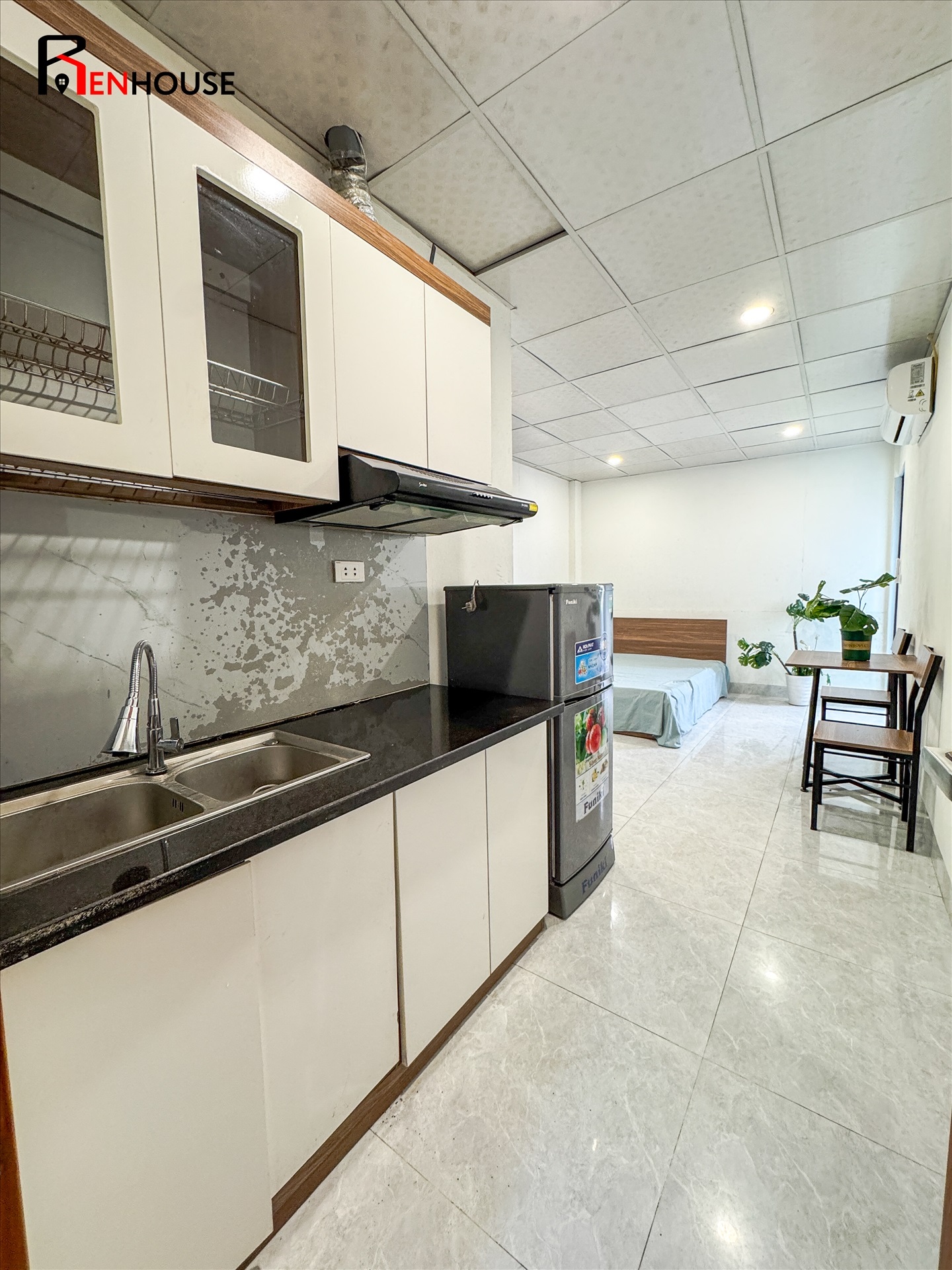 Phòng trọ Studio 25m2 tại RenHouse Phú Diễn - Bắc Từ Liêm - Phòng bếp