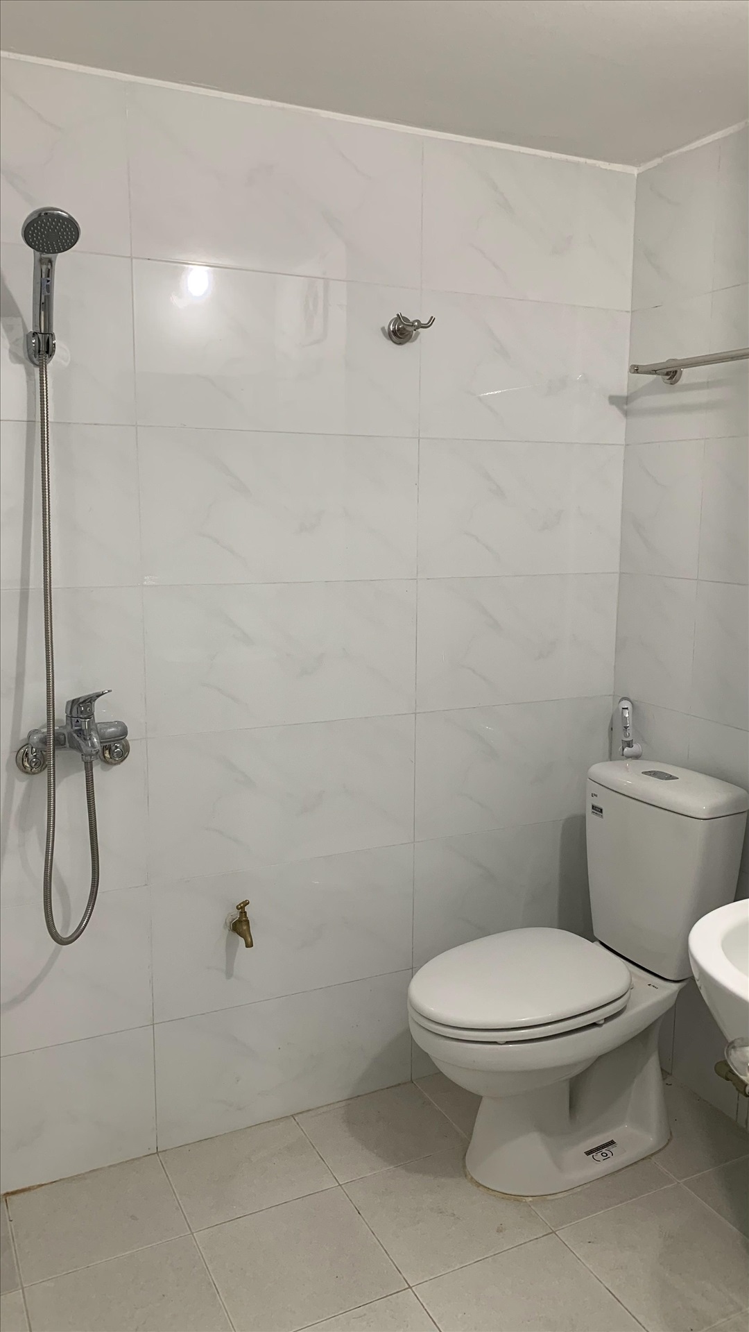 Phòng trọ Studio 25m2 tại RENHOUSE Dương Quảng Hàm - Cầu Giấy - Phòng tắm