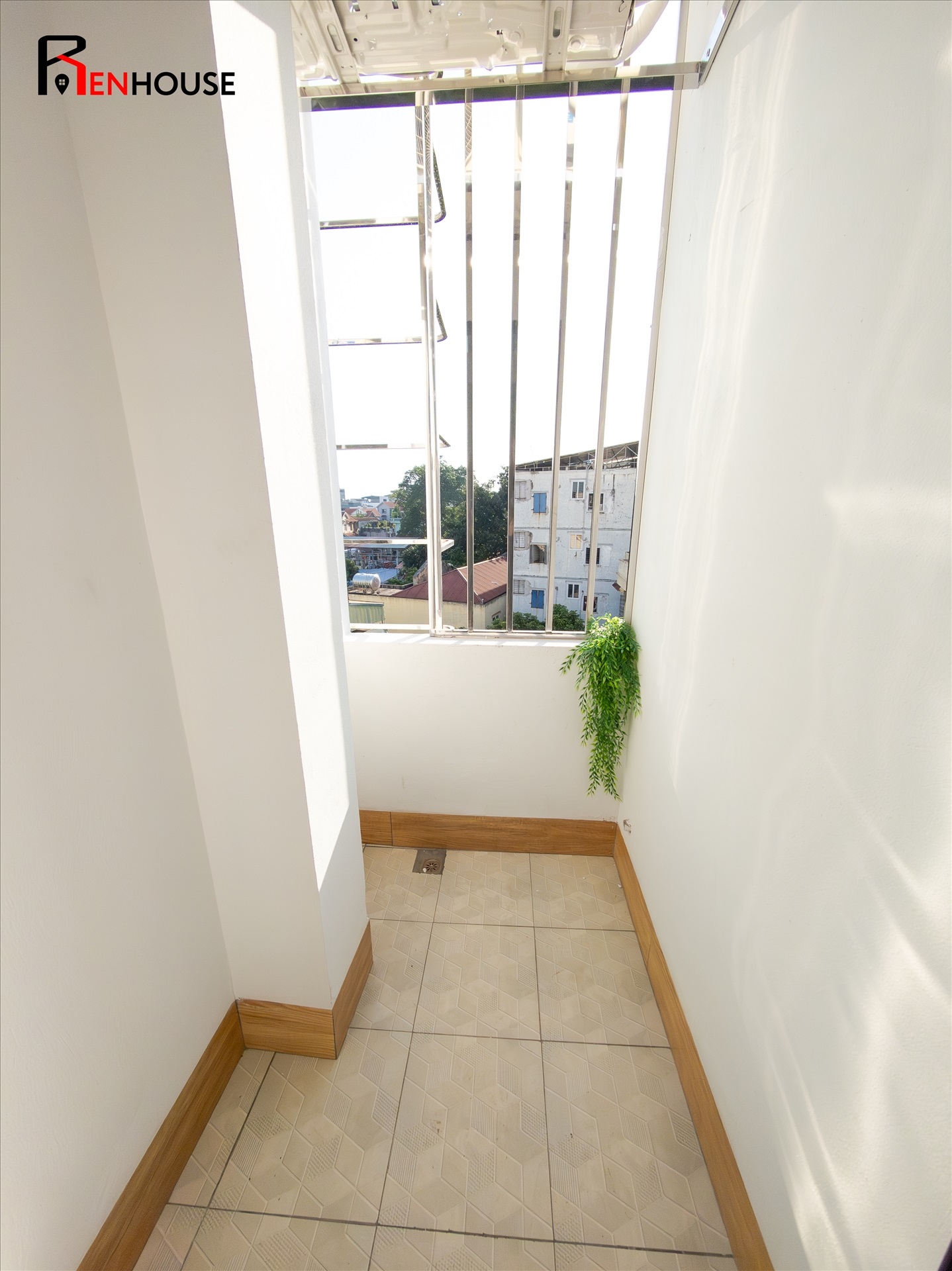 Phòng trọ 1 Phòng ngủ 30m2 tại RenHouse 2 Phú Kiều - Bắc Từ Liêm - Ban công