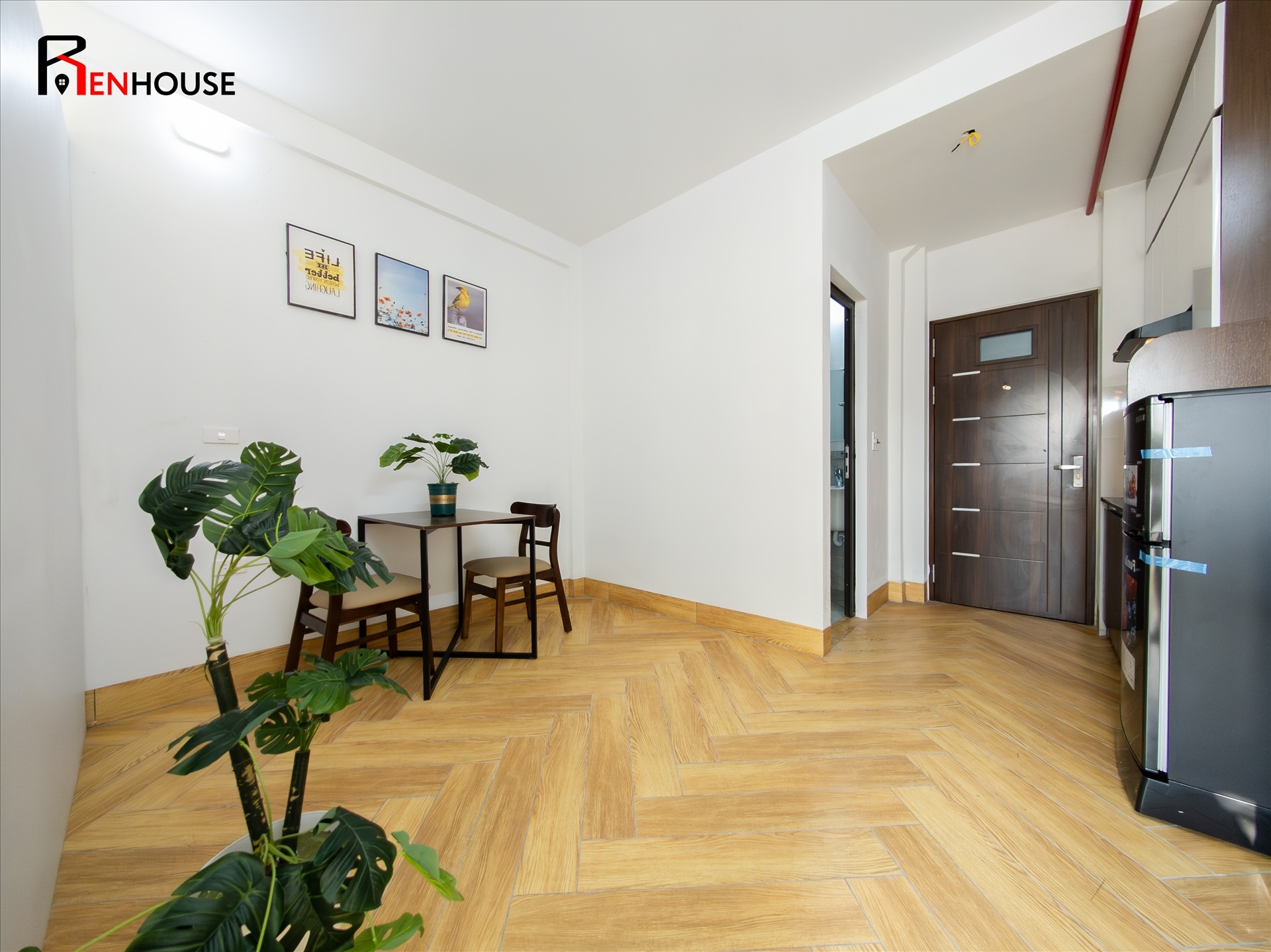 Phòng trọ 1 Phòng ngủ 30m2 tại RenHouse 2 Phú Kiều - Bắc Từ Liêm - Phòng khách