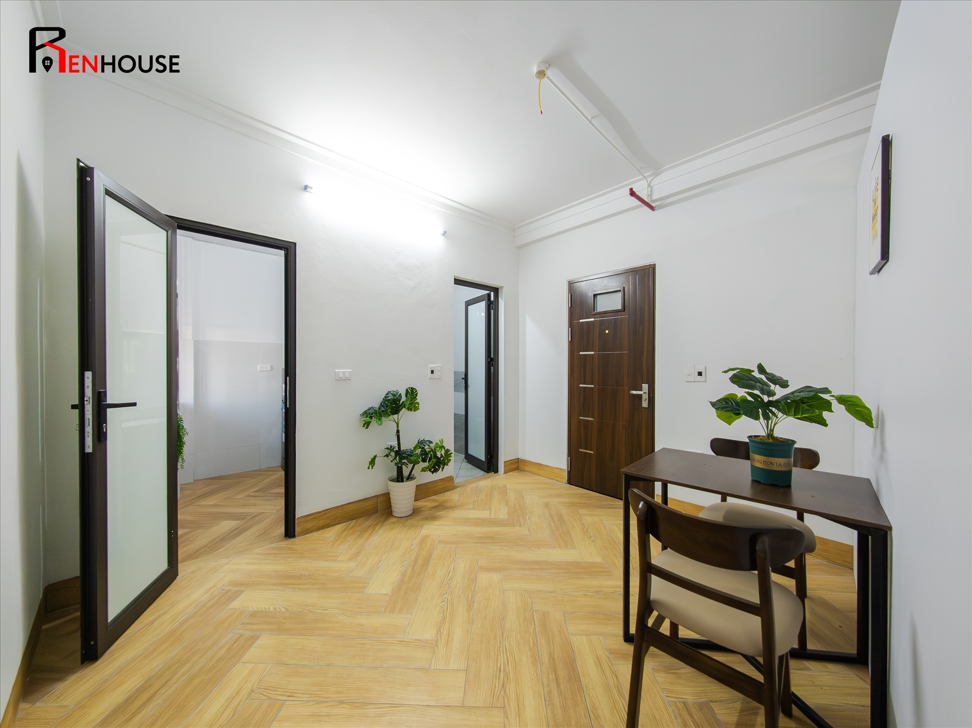 Phòng trọ 1 Phòng ngủ 33m2 tại RenHouse 2 Phú Kiều - Bắc Từ Liêm - Phòng khách