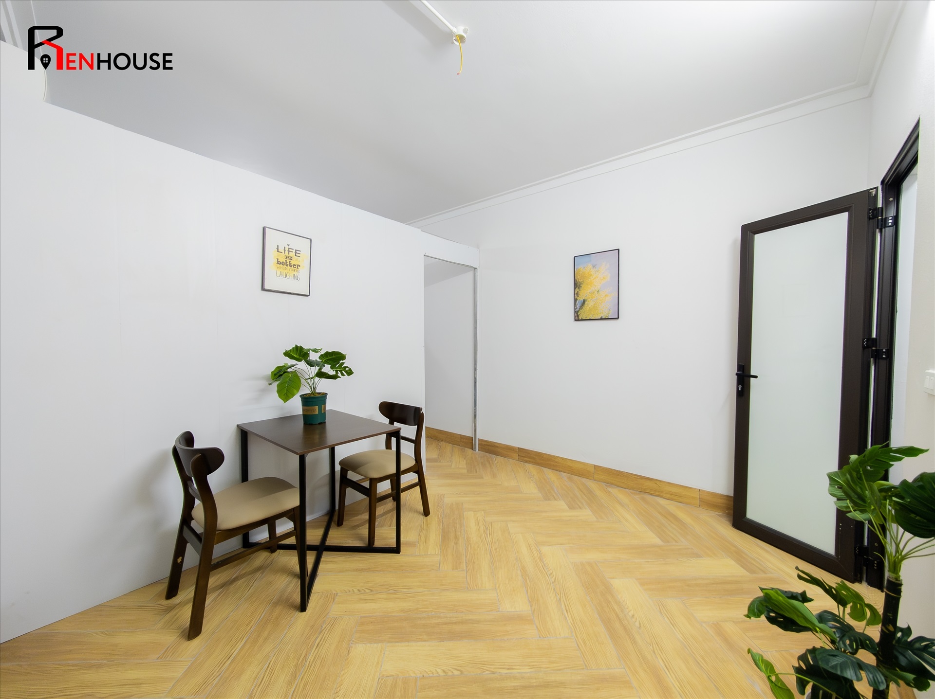 Phòng trọ 1 Phòng ngủ 33m2 tại RenHouse 2 Phú Kiều - Bắc Từ Liêm - Phòng khách