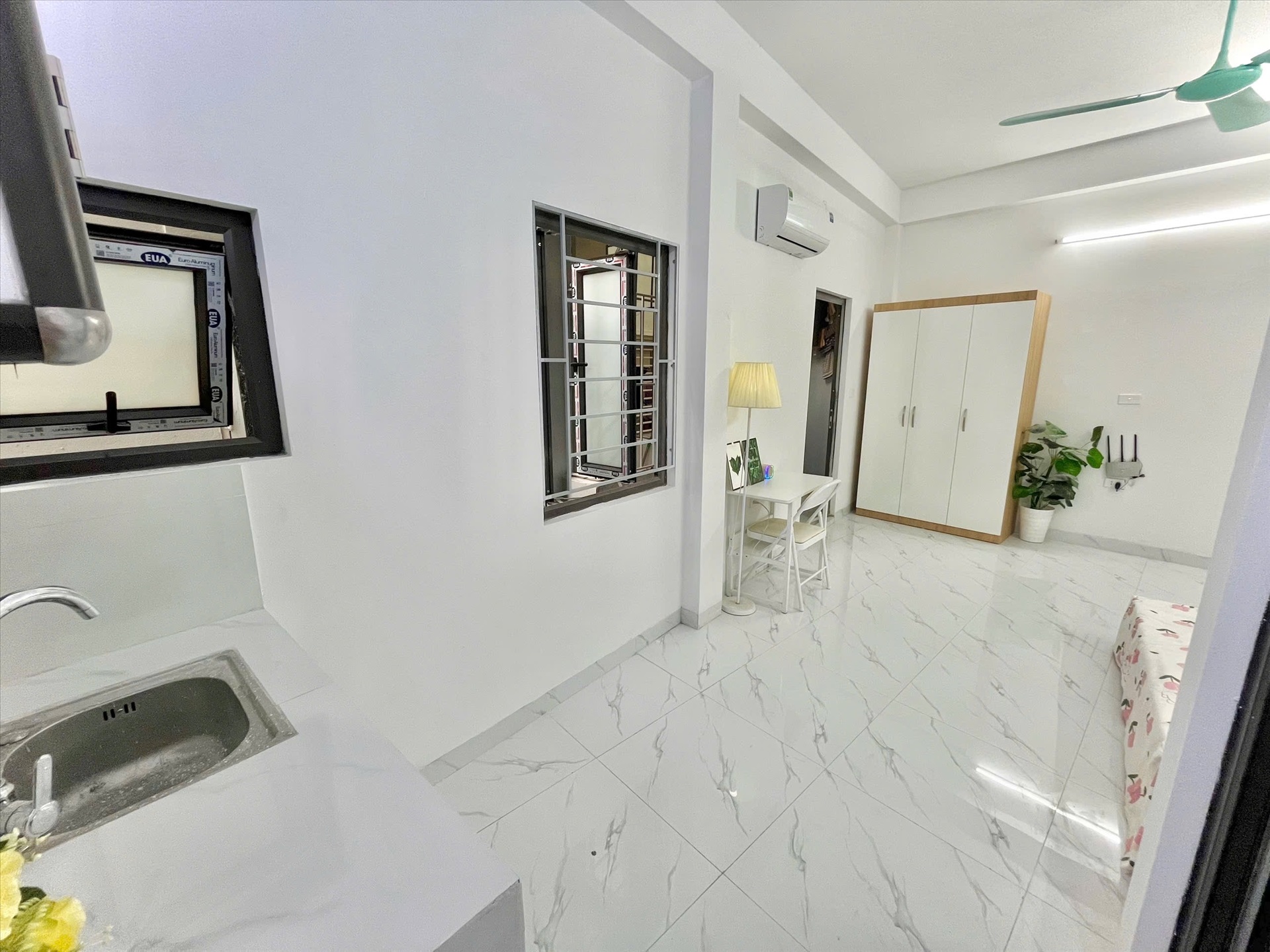 Phòng trọ Studio 27m2 tại Time House 1 Cổ Nhuế - Bắc Từ Liêm - Góc làm việc