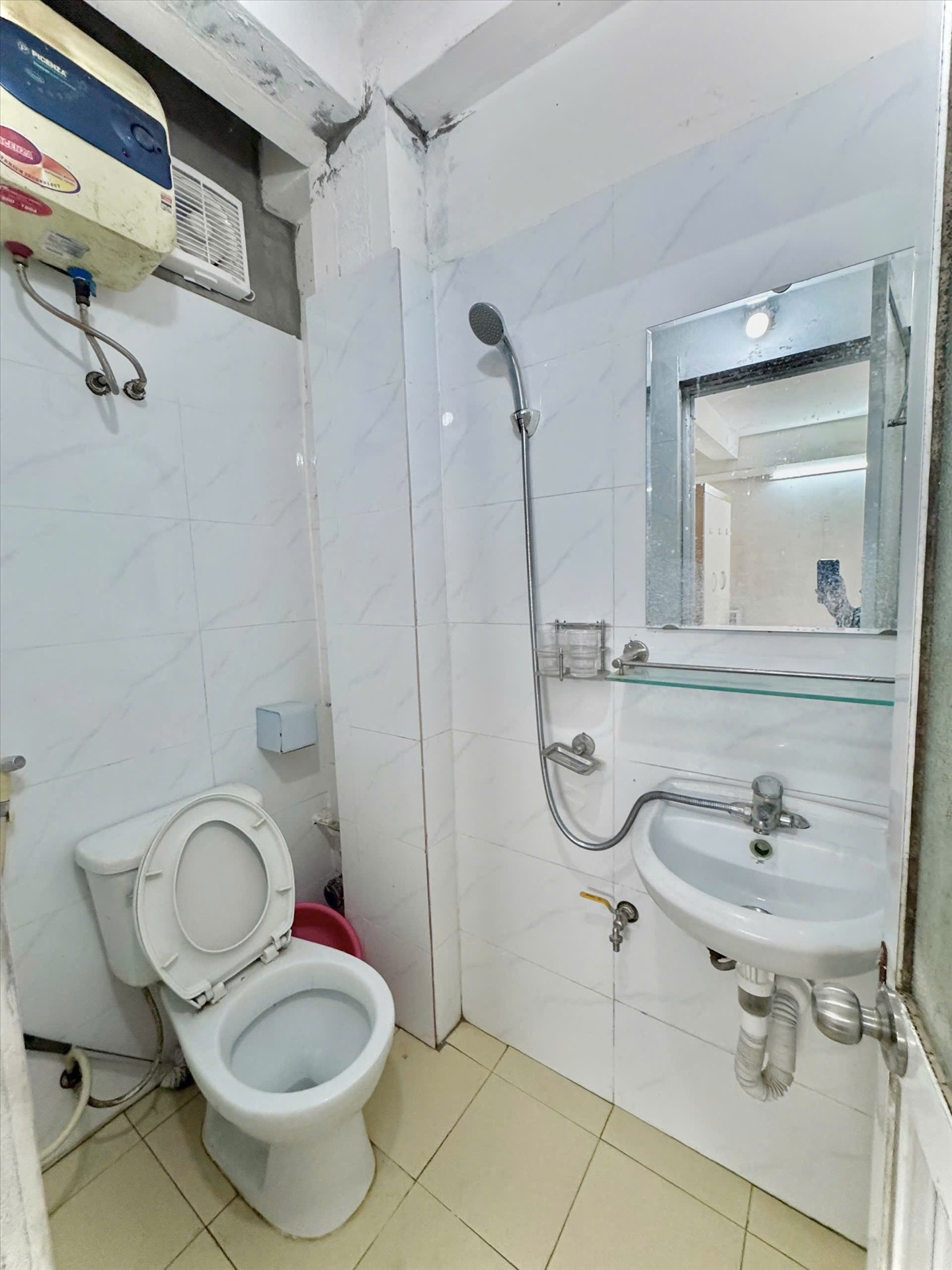 Phòng trọ Studio 25m2 tại Time House Trung Kính - Cầu Giấy - Phòng tắm