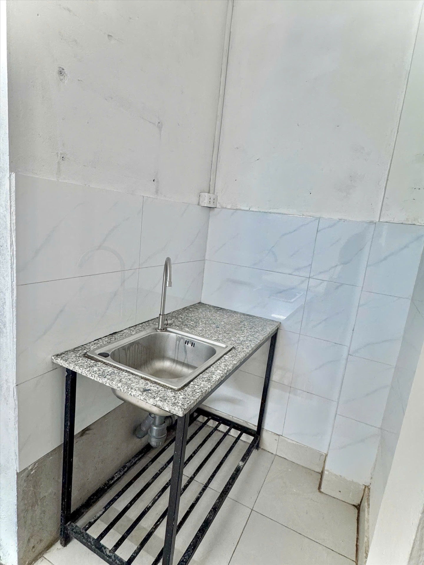 Phòng trọ Studio 25m2 tại Time House Trung Kính - Cầu Giấy - Phòng bếp