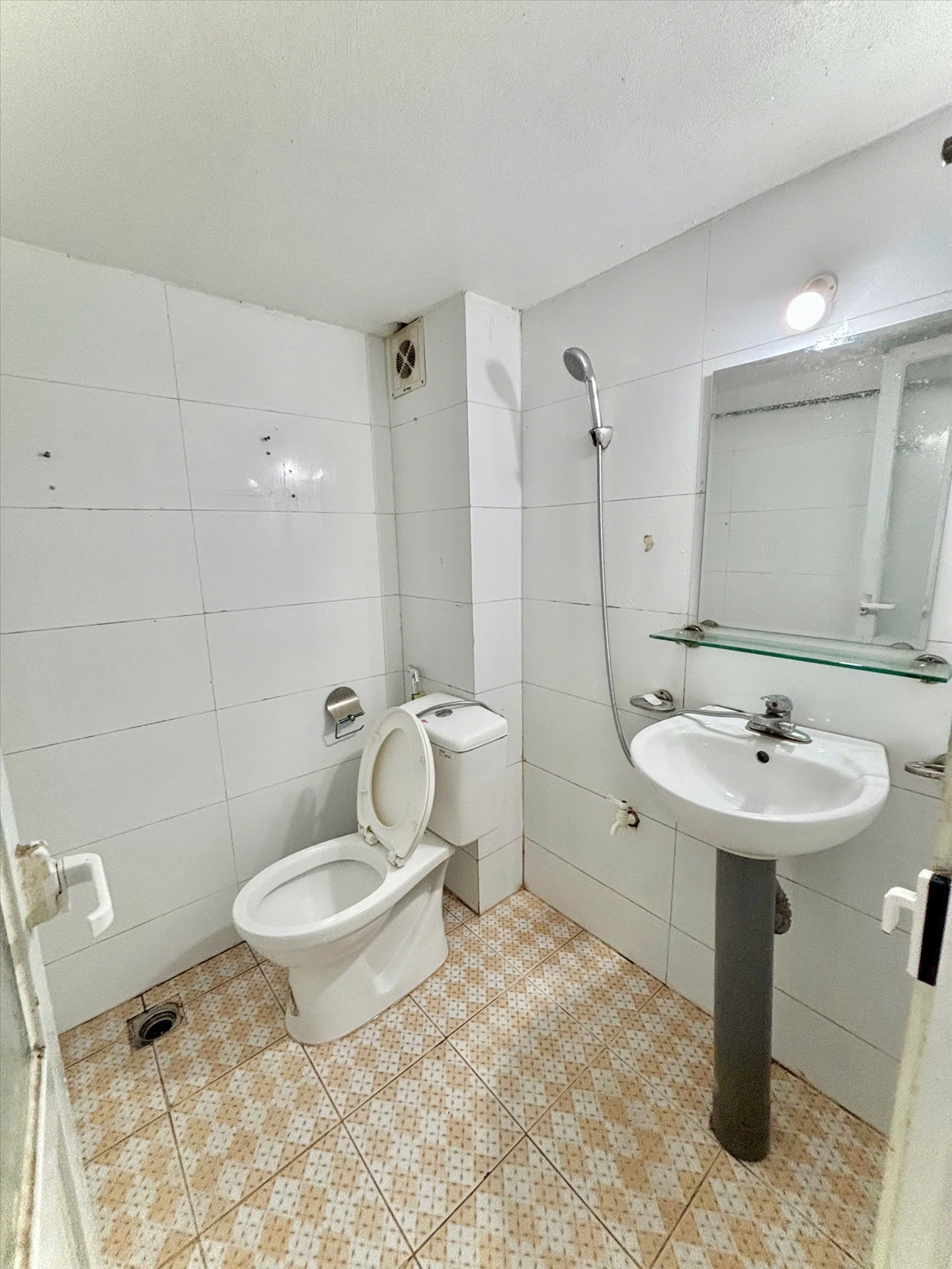 Phòng trọ 1 Phòng ngủ 30m2 tại Time House Tăng Thiết Giáp - Bắc Từ Liêm - Phòng tắm