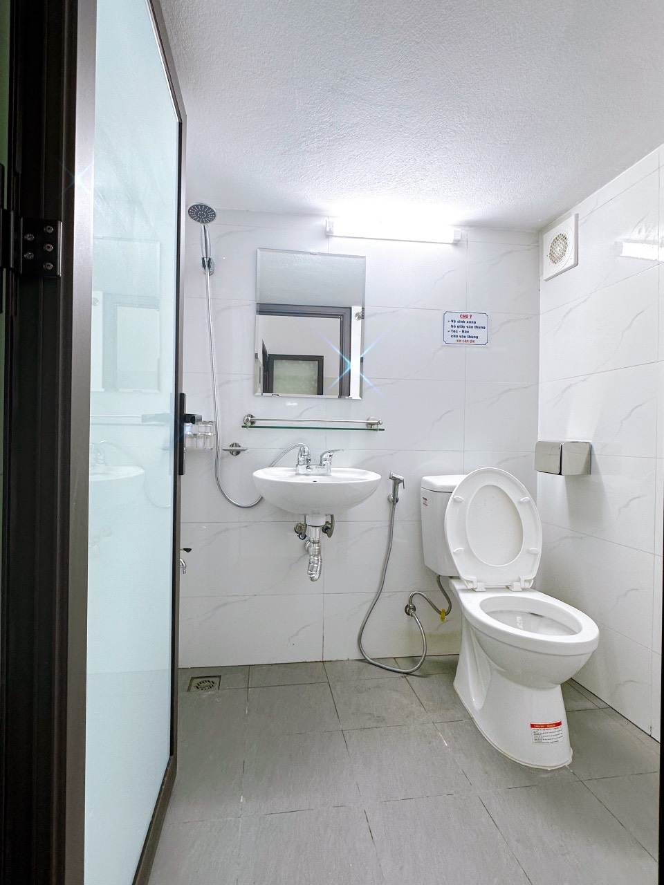 Phòng trọ Duplex 25m2 tại Timehouse 2 Phú Diễn - Bắc Từ Liêm - Phòng tắm