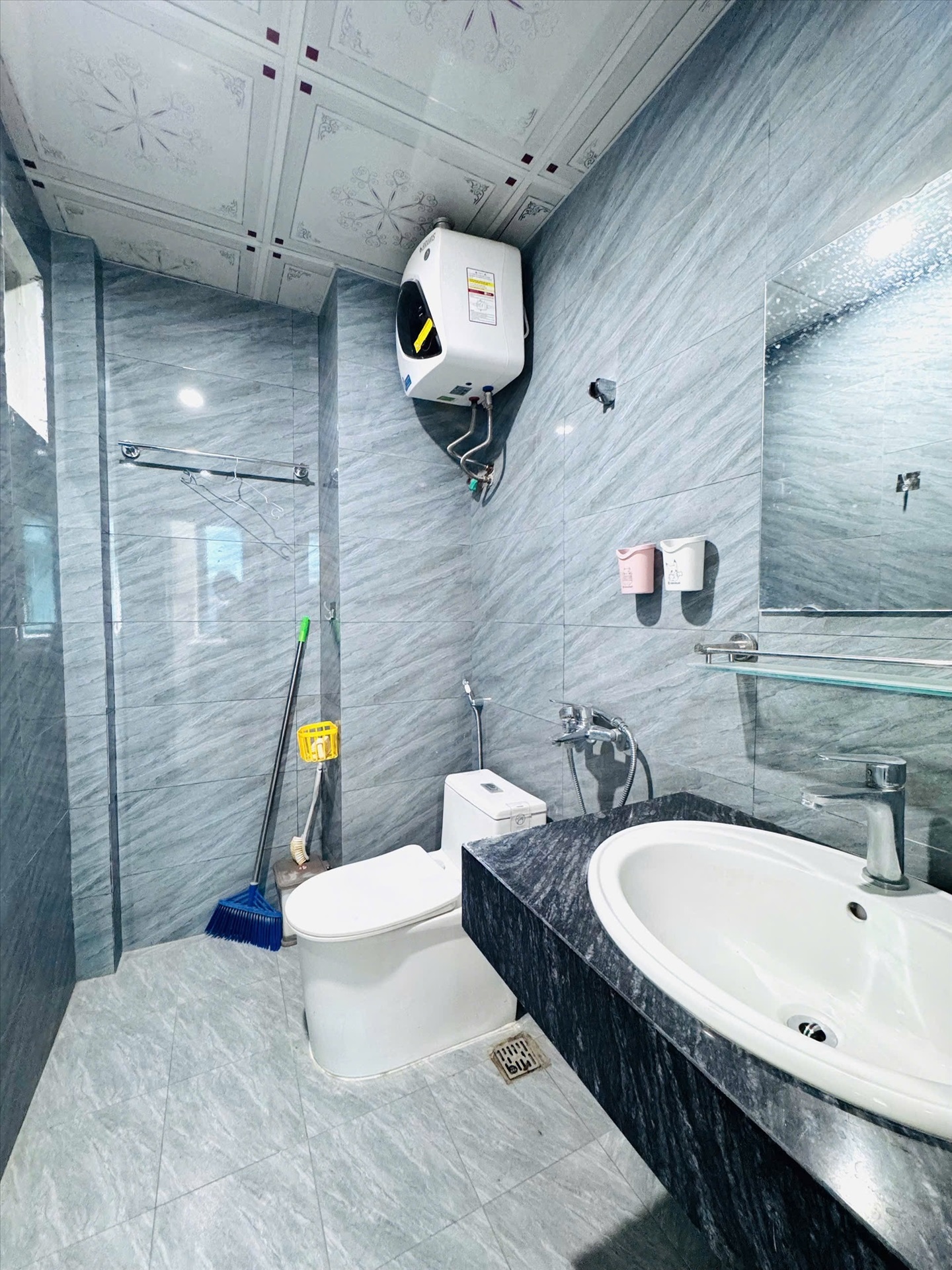 Phòng trọ Studio 25m2 tại Time House 2 Cầu Diễn - Bắc Từ Liêm - Phòng tắm