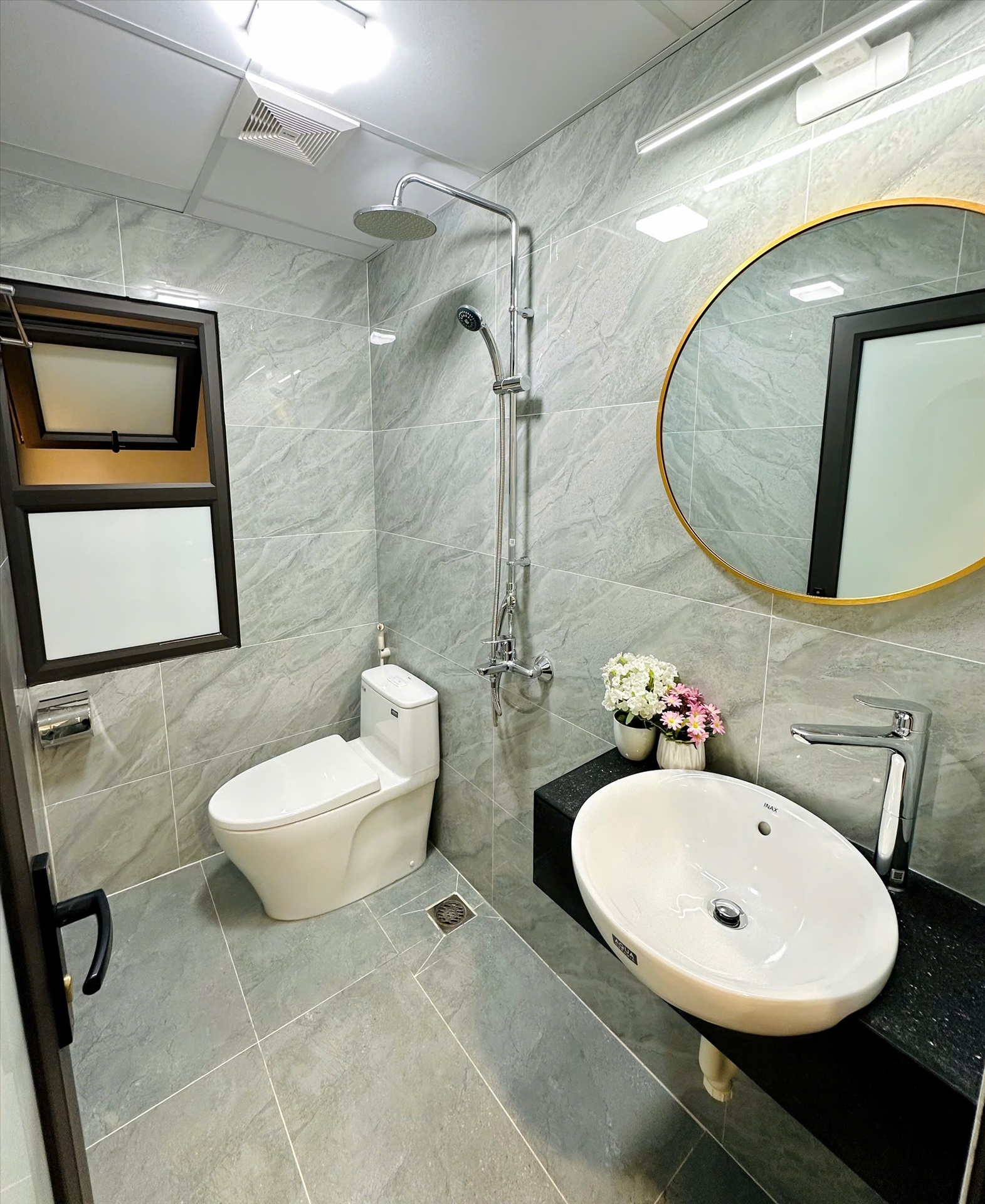 Phòng trọ Studio 30m2 tại TT House Trần Duy Hưng - Cầu Giấy - Phòng tắm