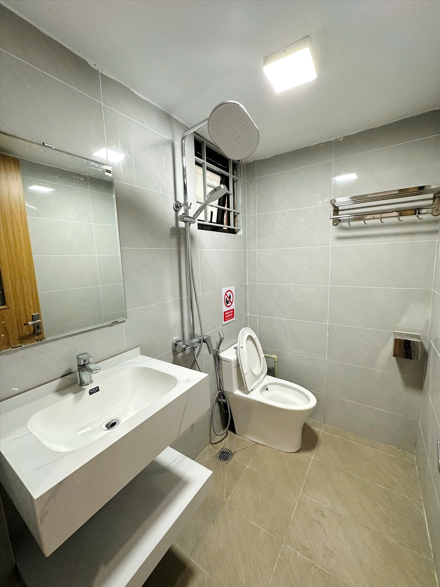 Phòng trọ Studio 35m2 tại TT House 1 Thổ Quan 1 - Đống Đa - Phòng tắm