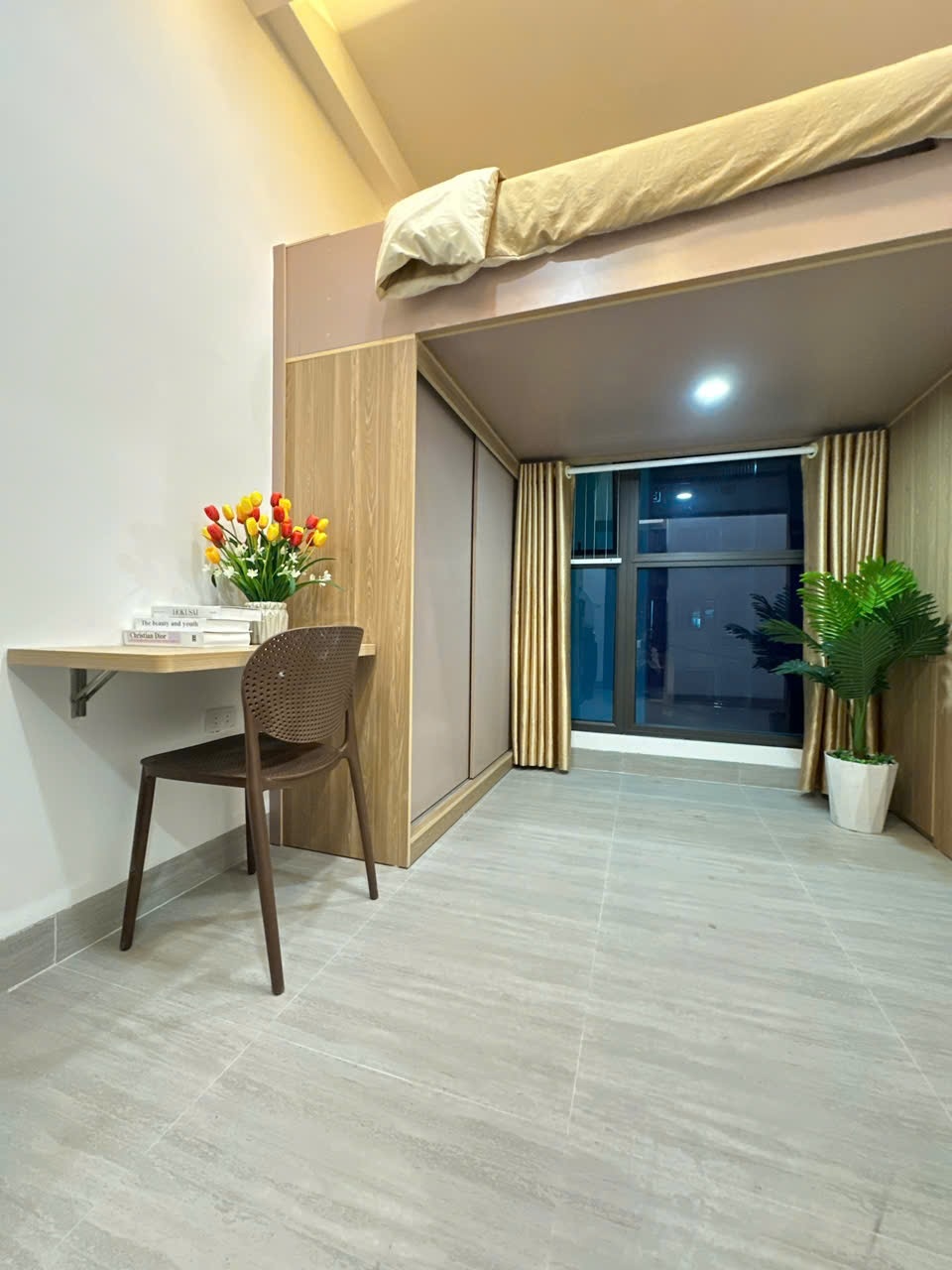 Phòng trọ Studio 28m2 tại FUNHOME Phạm Văn Đồng - Bắc Từ Liêm - Góc làm việc