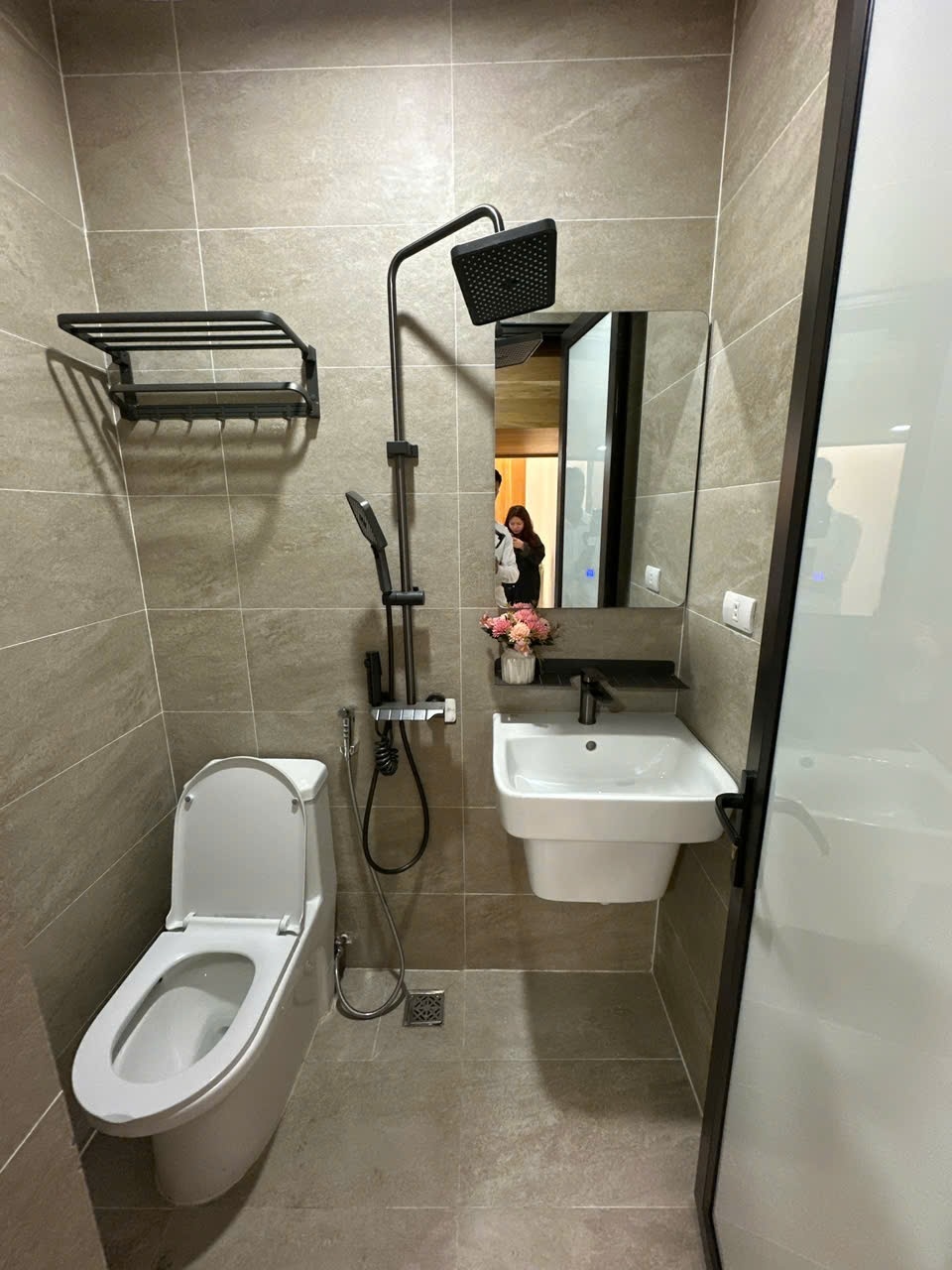 Phòng trọ Duplex 25m2 tại FUNHOME Phạm Văn Đồng - Bắc Từ Liêm - Phòng tắm