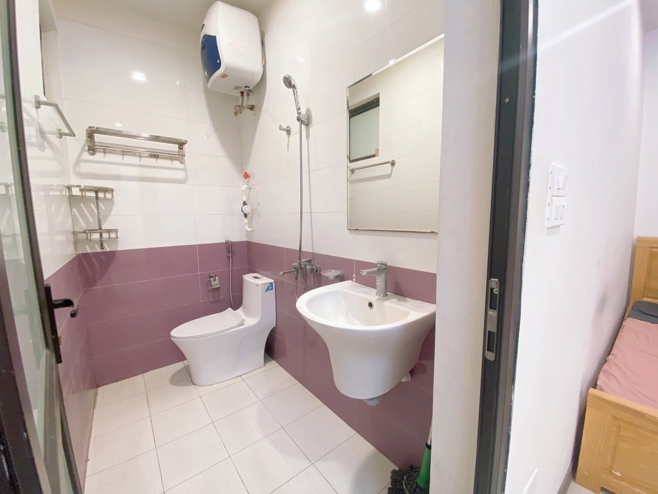 Phòng trọ Studio 25m2 tại Happy Homes Nguyễn Khánh Toàn - Cầu Giấy - Phòng tắm