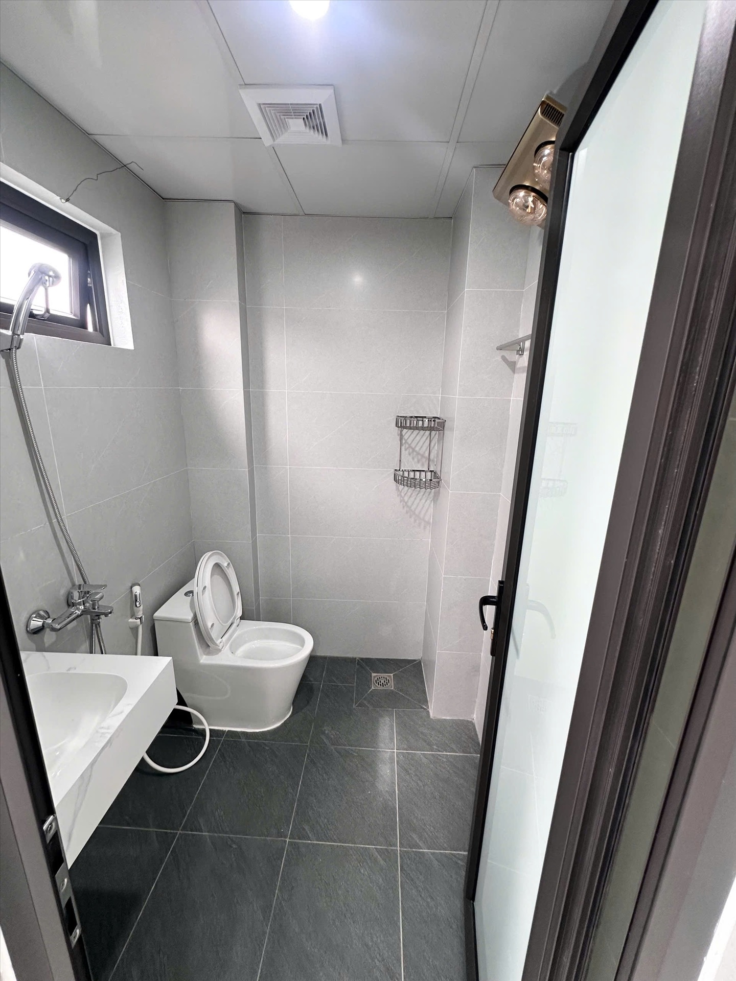 Phòng trọ Studio 35m2 tại GENZ Home Bùi Xương Trạch - Thanh Xuân - Phòng tắm