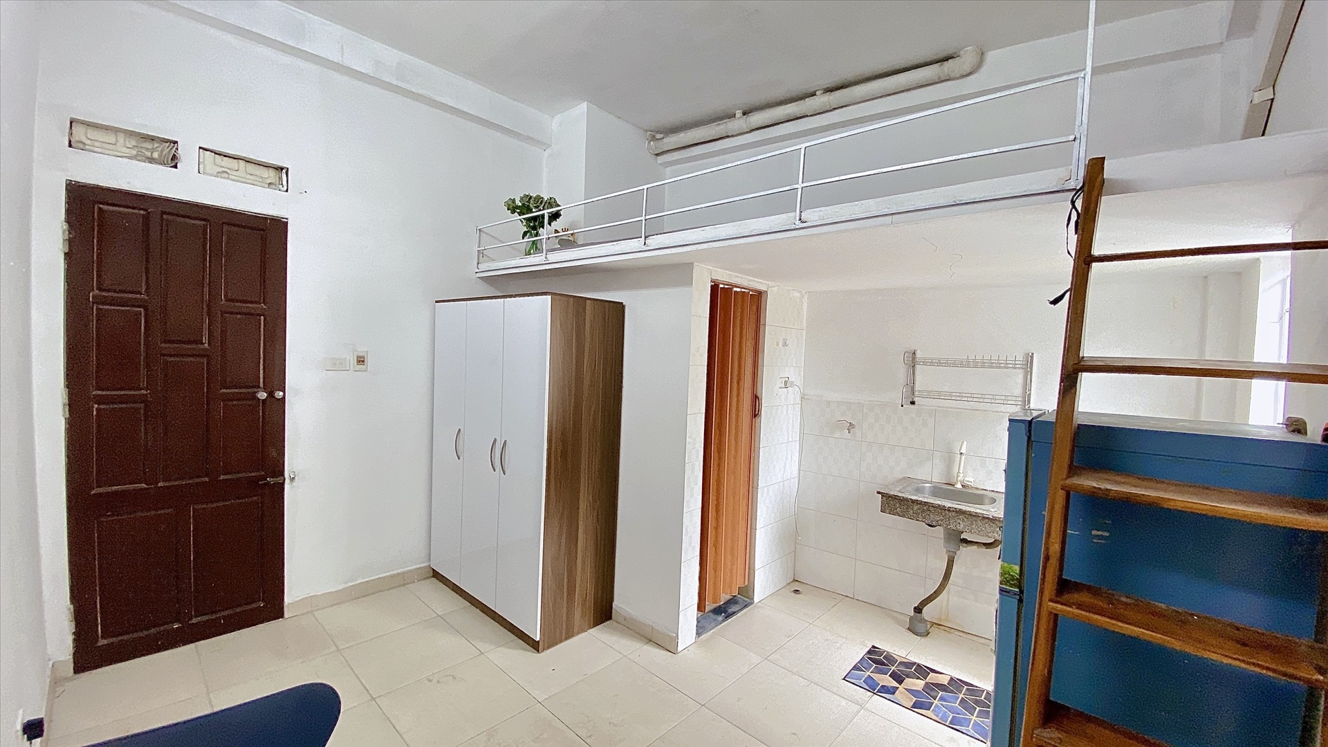 Phòng trọ Duplex 25m2 tại QHOME Đường Láng - Đống Đa - Phòng tắm