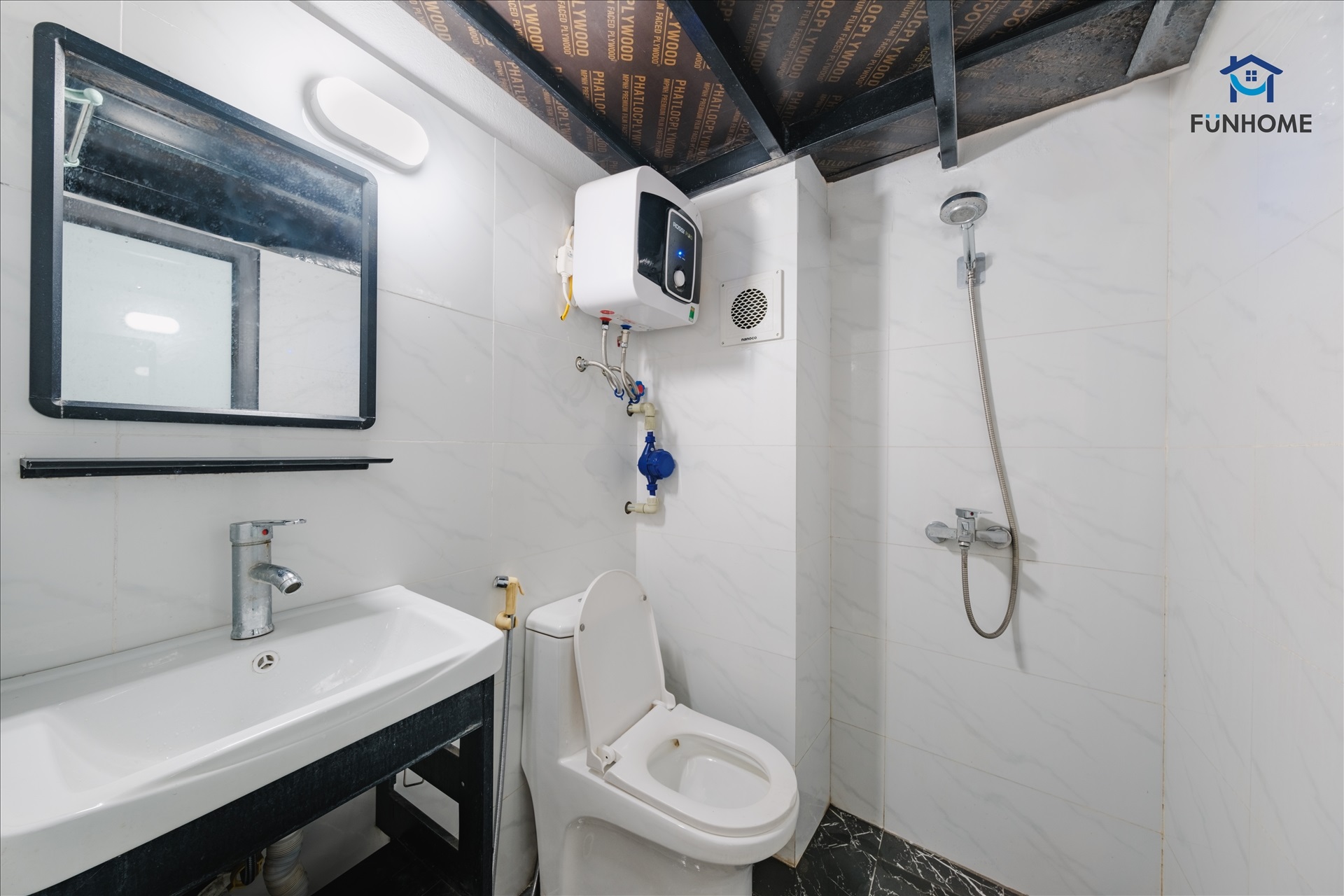 Phòng trọ Studio 25m2 tại Funhome Giải Phóng - Hoàng Mai - Phòng tắm