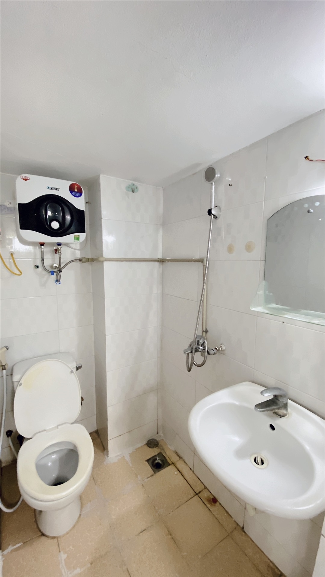 Phòng trọ Duplex 25m2 tại QHOME Đường Láng - Đống Đa - Phòng tắm