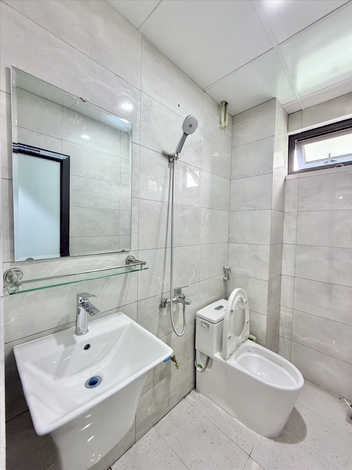 Phòng trọ Studio 27m2 tại Time House 5 Trần Cung - Bắc Từ Liêm - Phòng tắm