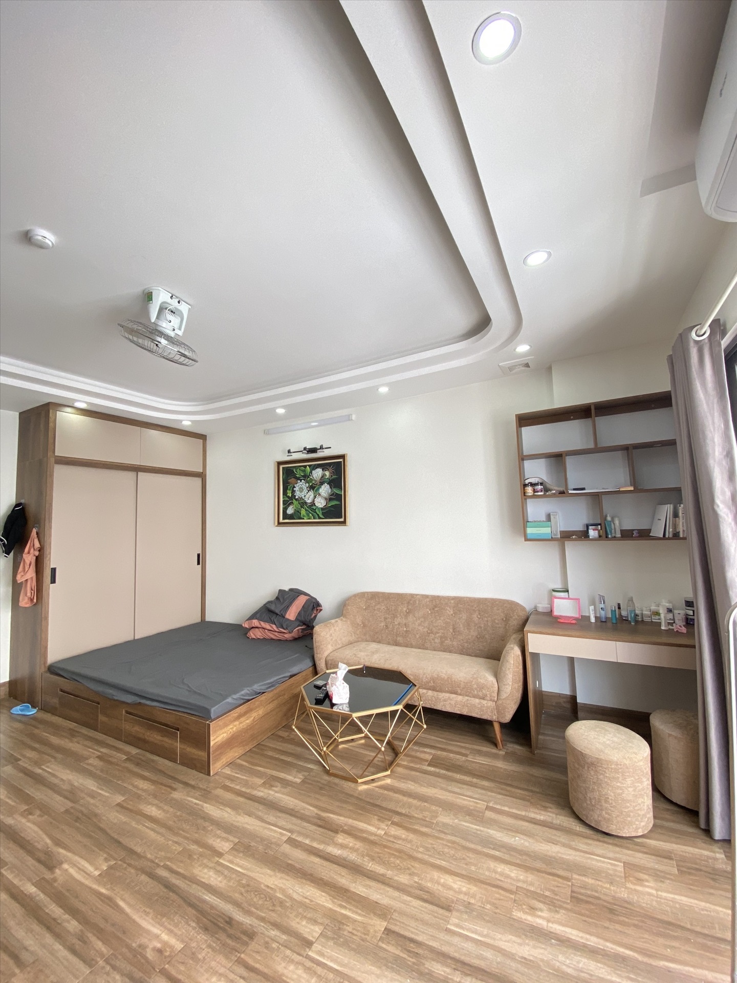 Phòng trọ Studio 28m2 tại Airstay Cự Lộc - Thanh Xuân - Phòng khách