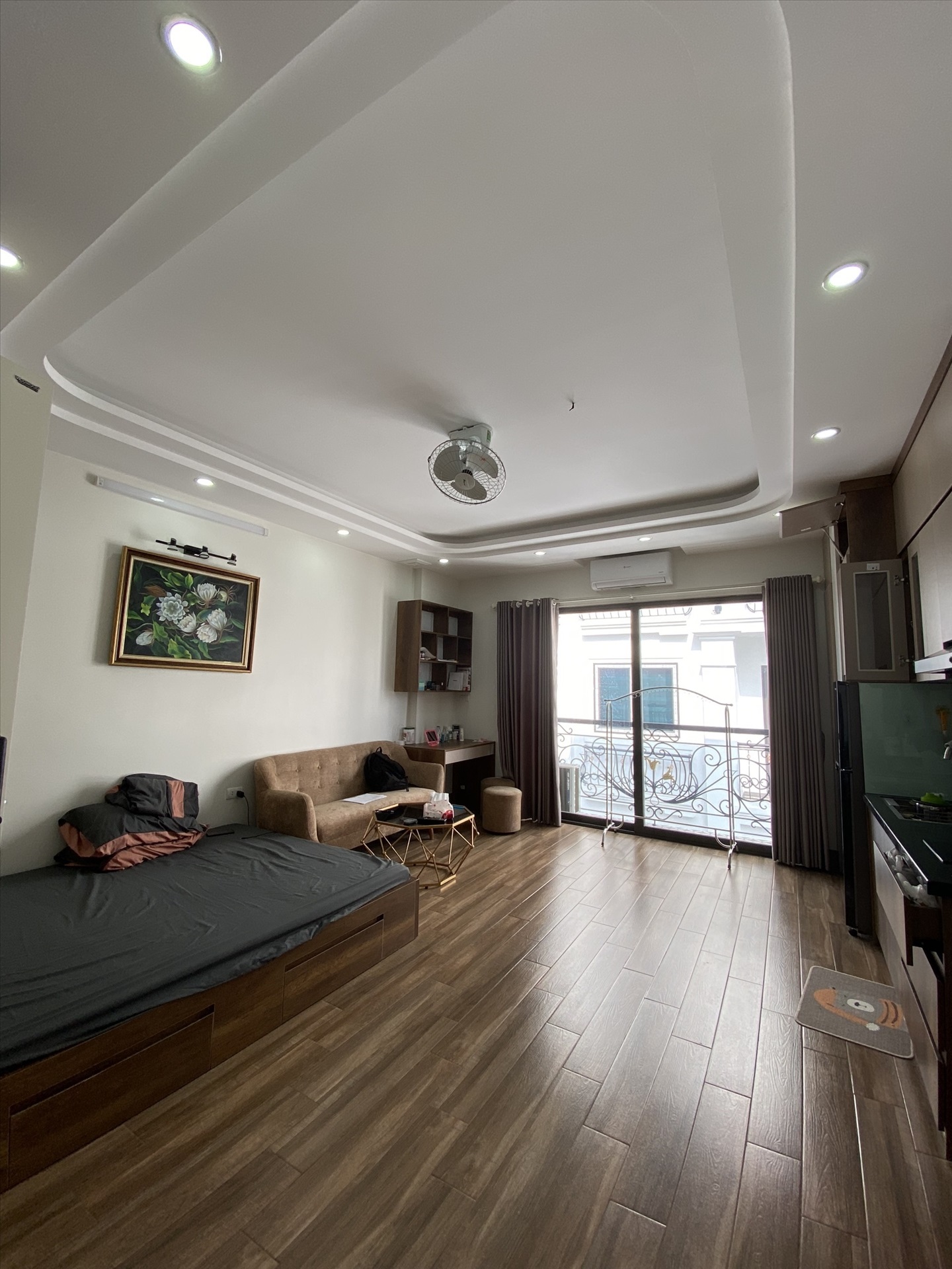 Phòng trọ Studio 28m2 tại Airstay Cự Lộc - Thanh Xuân - Ban công