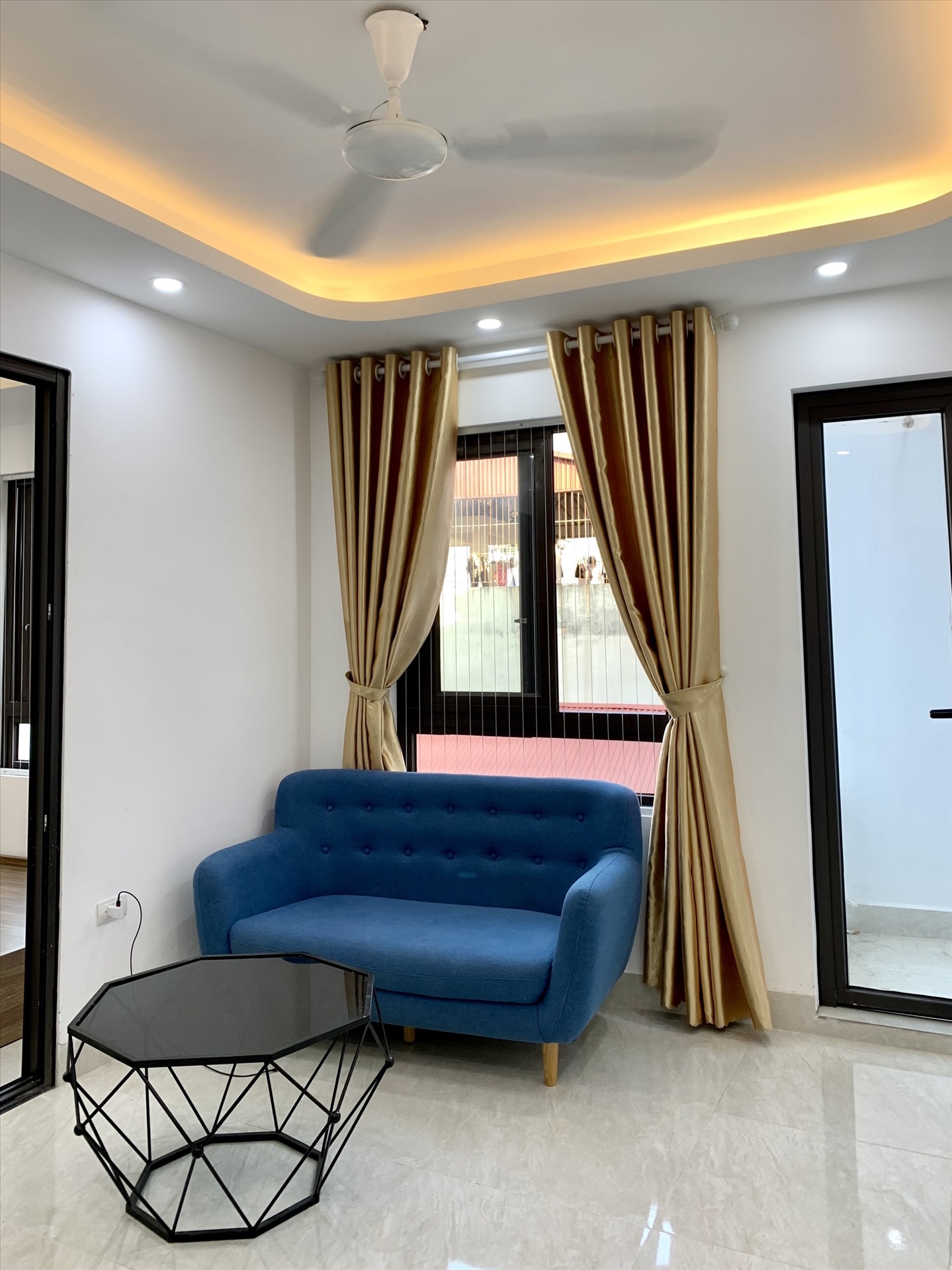 Phòng trọ 1 Phòng ngủ 45m2 tại TT House 4 Nguyễn Khánh Toàn - Cầu Giấy - Phòng khách