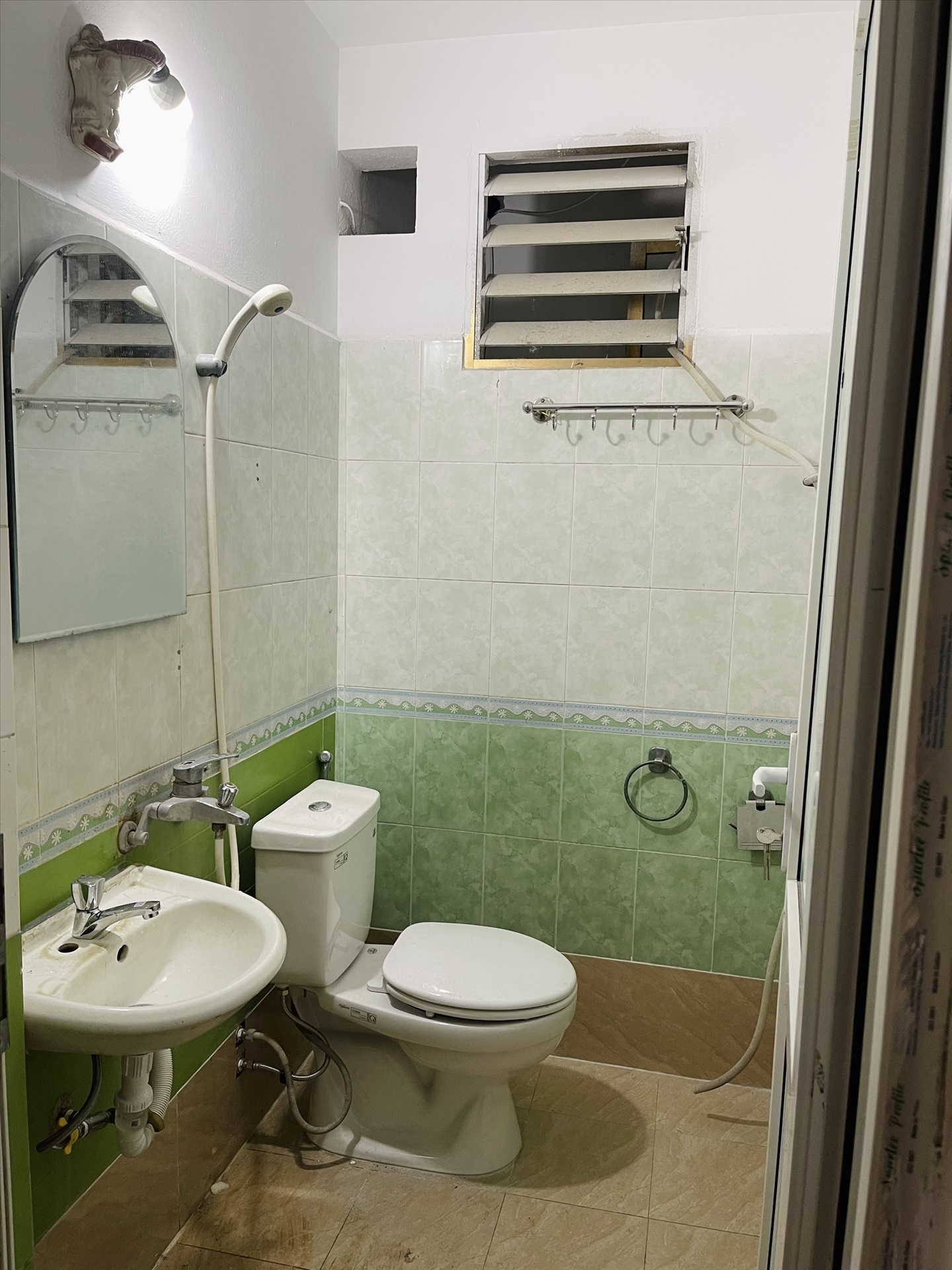 Phòng trọ 1 Phòng ngủ 25m2 tại TT House 4 Nguyễn Khánh Toàn - Cầu Giấy - Phòng tắm