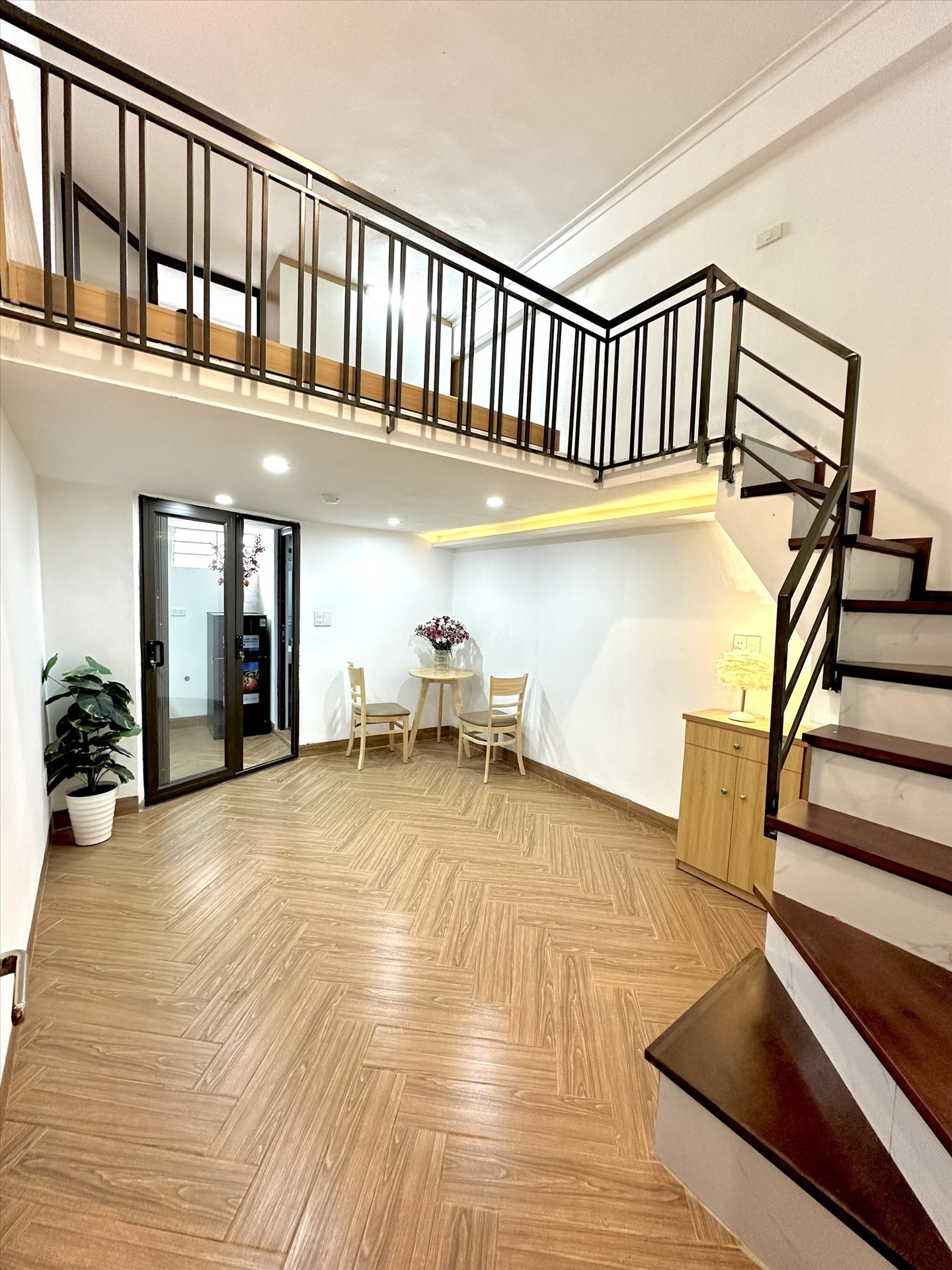 Phòng trọ Duplex 50m2 tại TT House Xuân Thủy - Cầu Giấy - Phòng khách