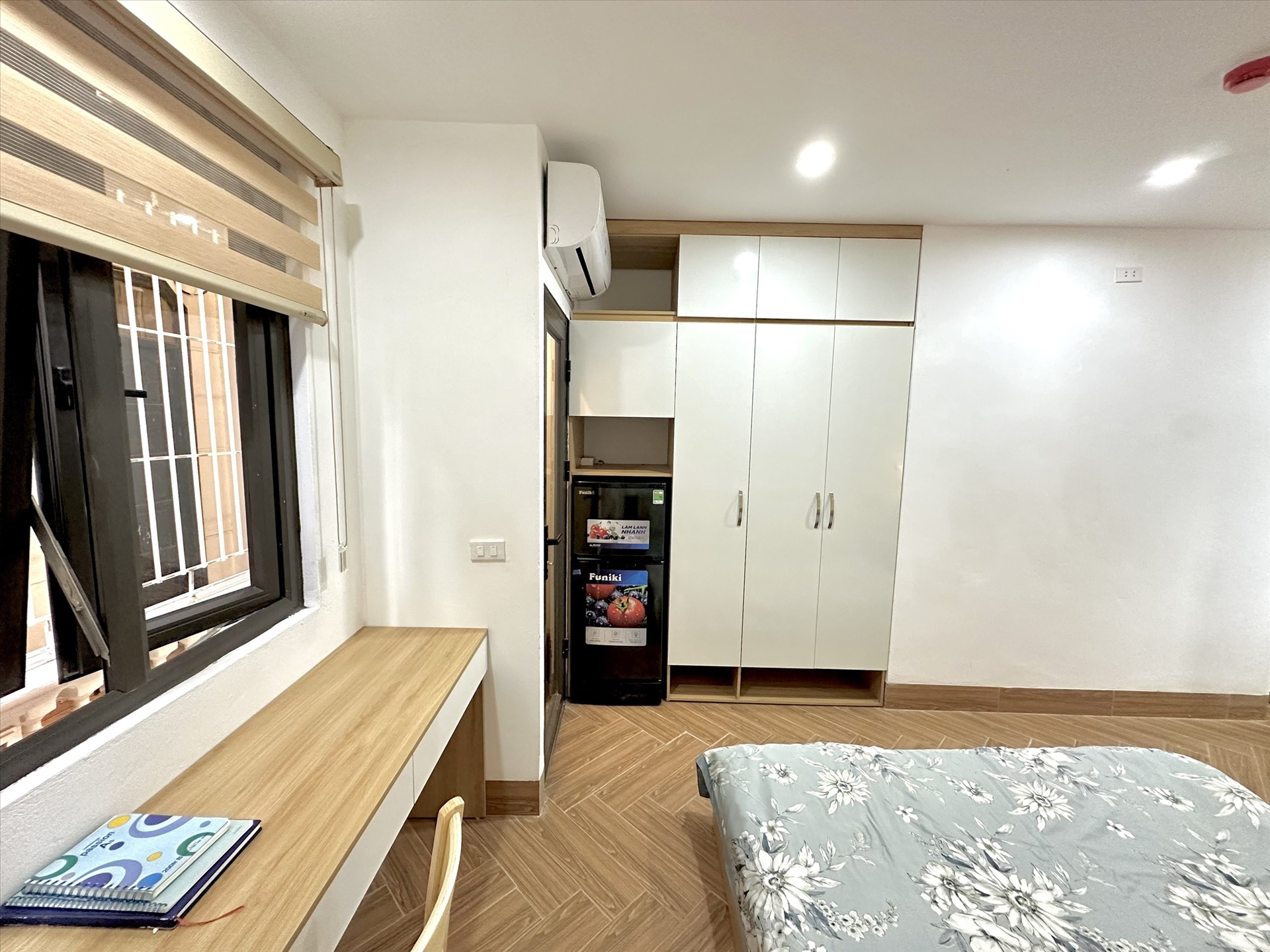 Phòng trọ Studio 30m2 tại TT House Xuân Thủy - Cầu Giấy - Góc làm việc