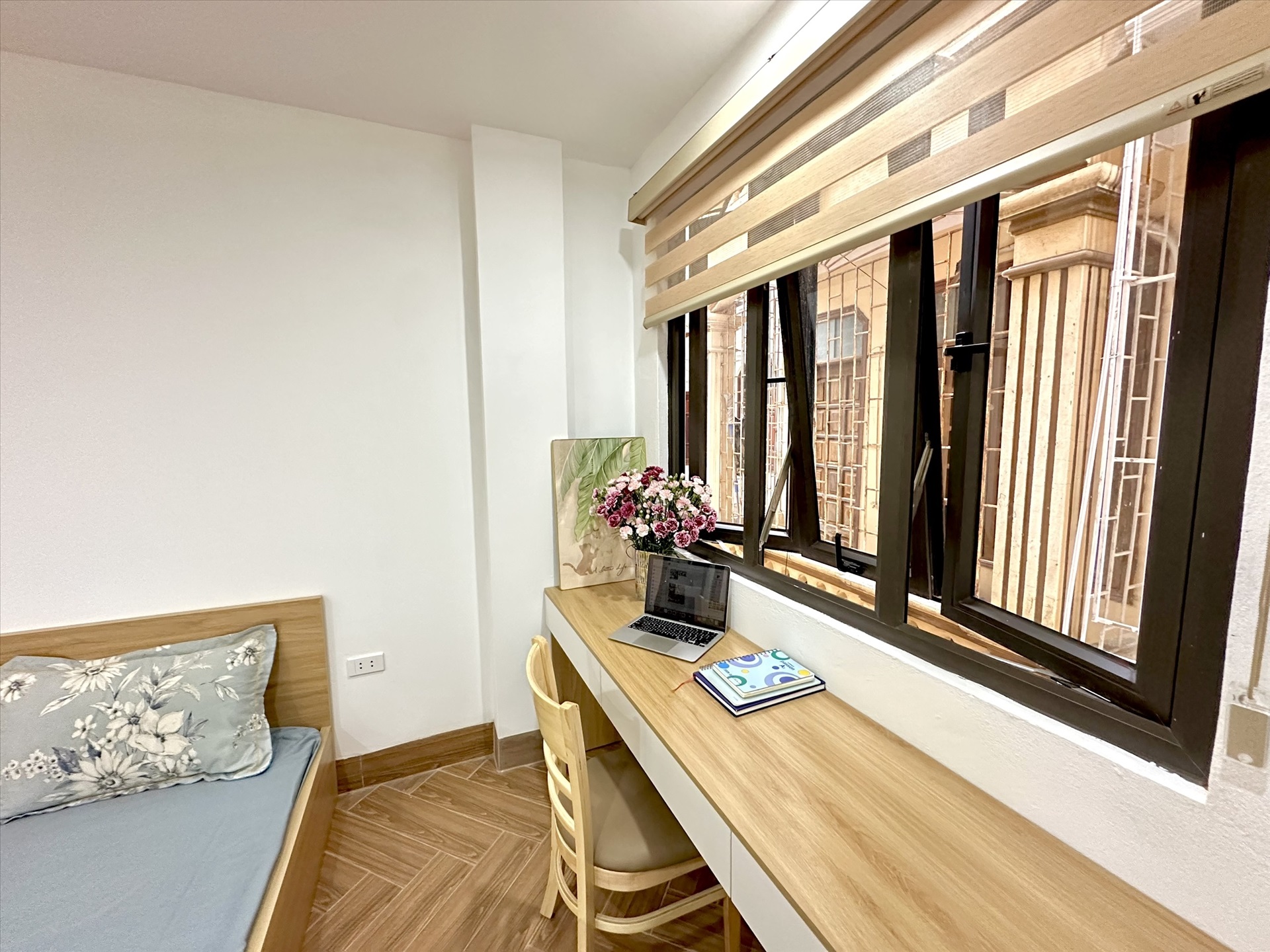 Phòng trọ Studio 30m2 tại TT House Xuân Thủy - Cầu Giấy - Góc làm việc