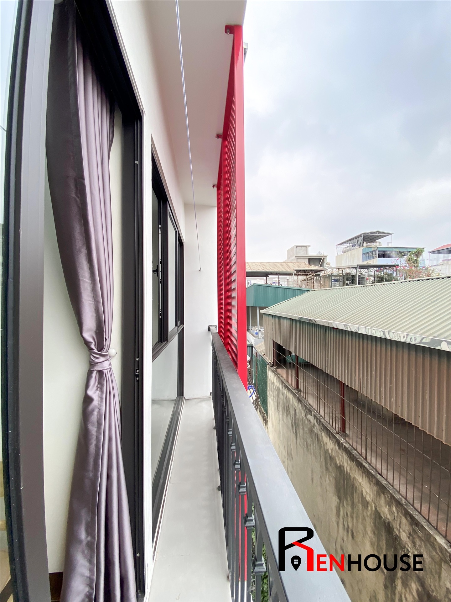 Phòng trọ 1 Phòng ngủ 33m2 tại RenHouse 4 Trần Thái Tông - Cầu Giấy - Ban công