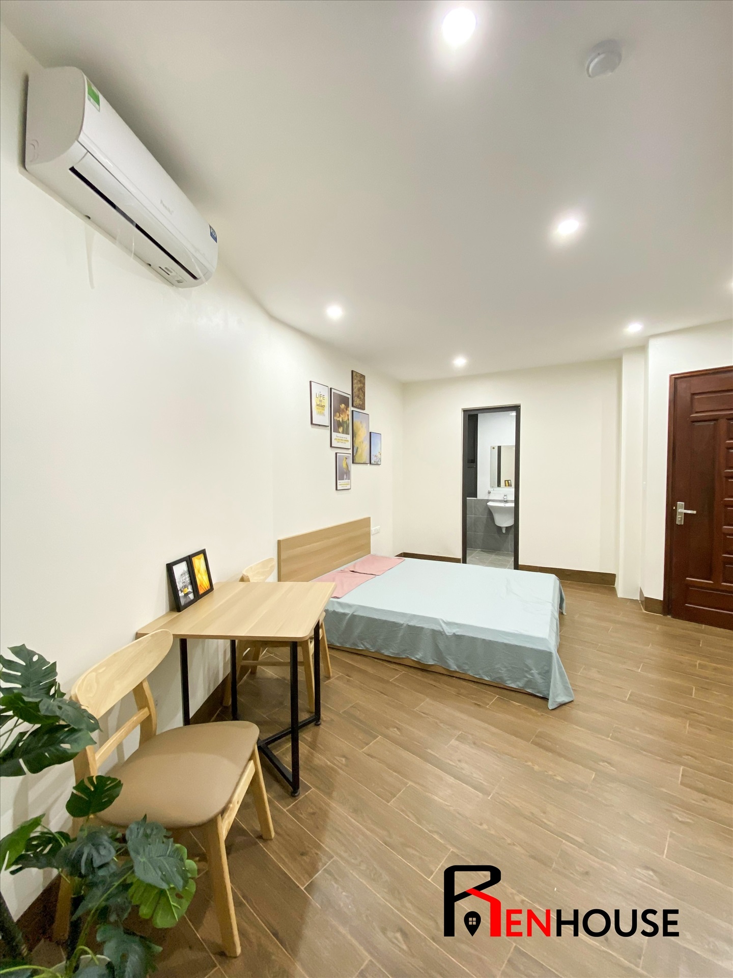 Phòng trọ Studio 26m2 tại RenHouse 4 Trần Thái Tông - Cầu Giấy - Phòng ngủ