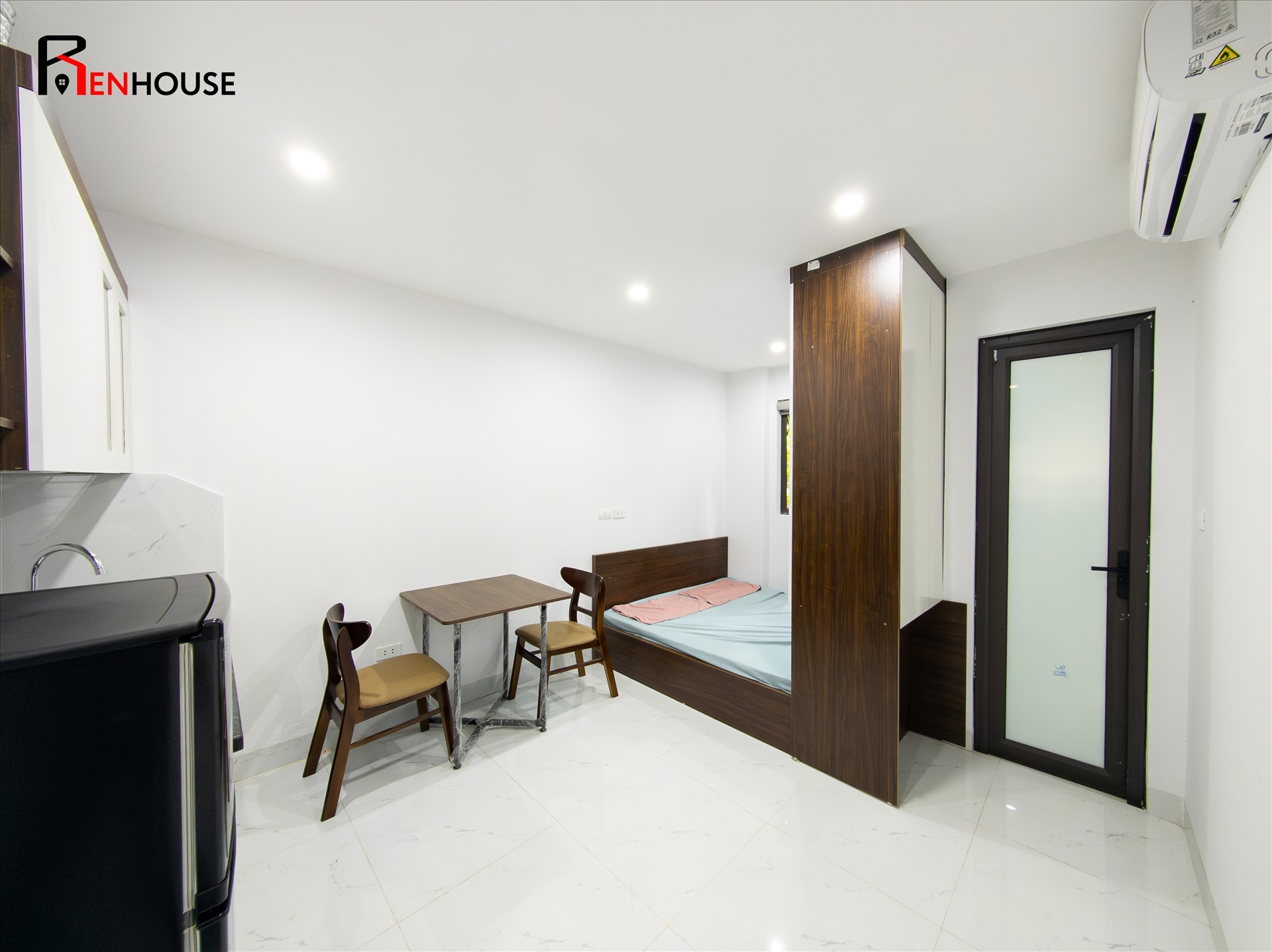 Phòng trọ Studio 28m2 tại RENHOUSE An Dương Vương - Tây Hồ - Phòng ngủ
