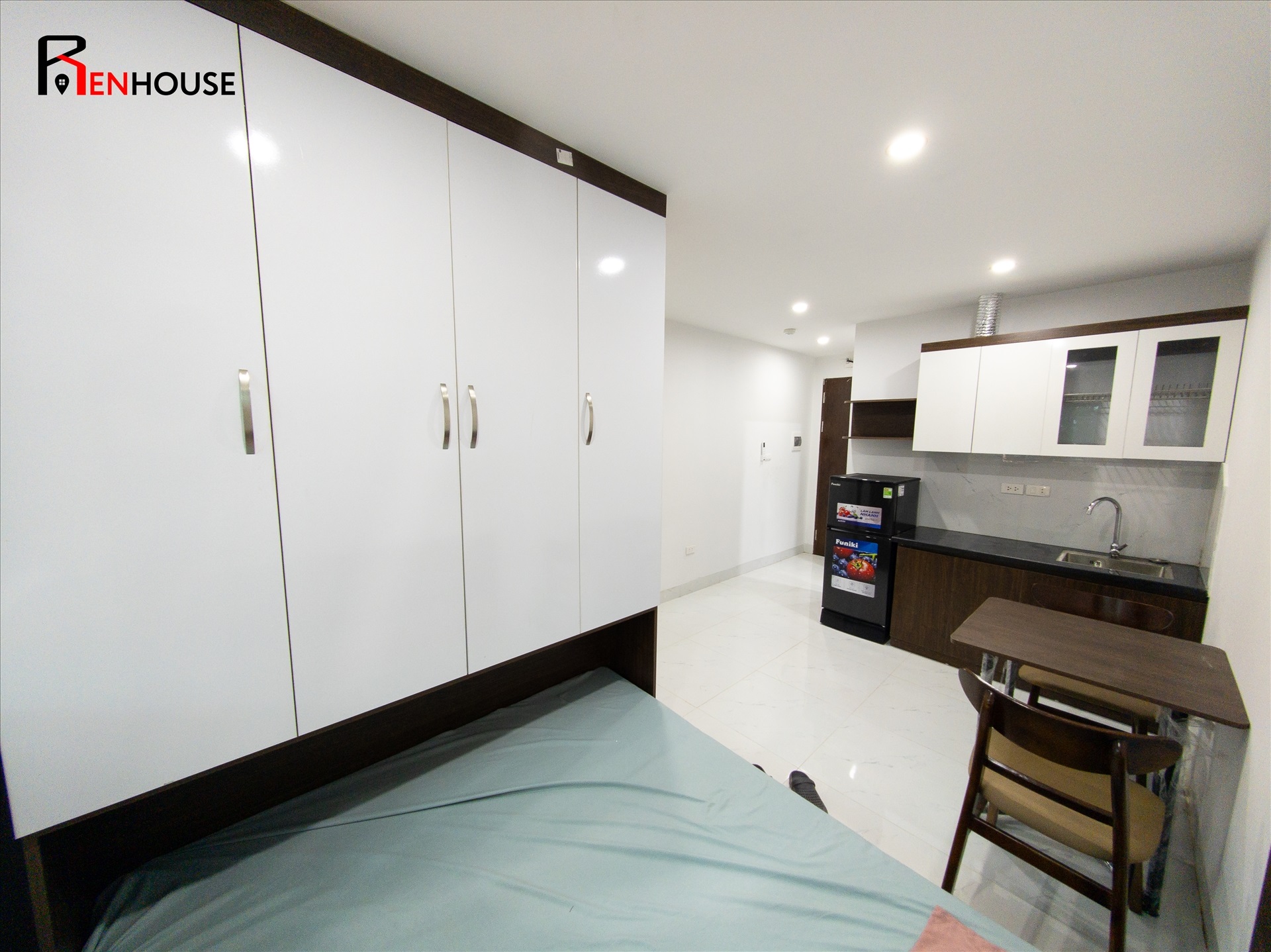 Phòng trọ Studio 28m2 tại RENHOUSE An Dương Vương - Tây Hồ - Phòng ngủ