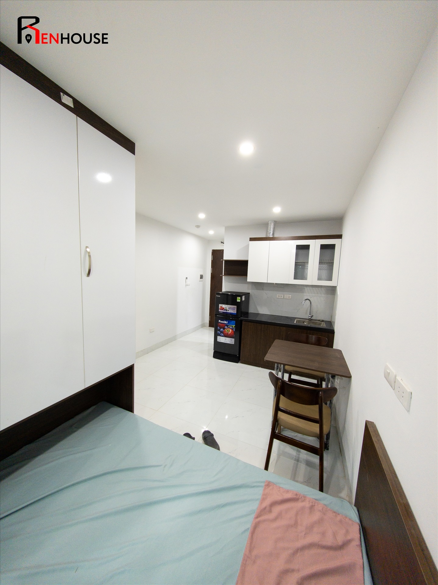 Phòng trọ Studio 28m2 tại RENHOUSE An Dương Vương - Tây Hồ - Phòng bếp