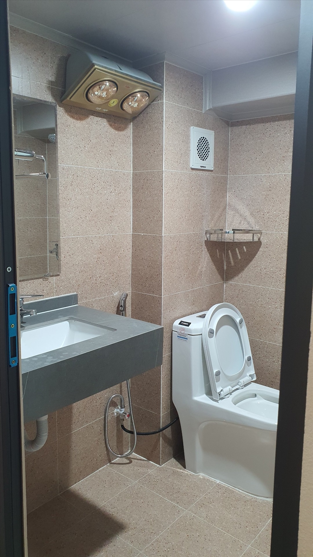 Phòng trọ Duplex 20m2 tại GENZ Home Kiều Mai - Bắc Từ Liêm - Phòng tắm