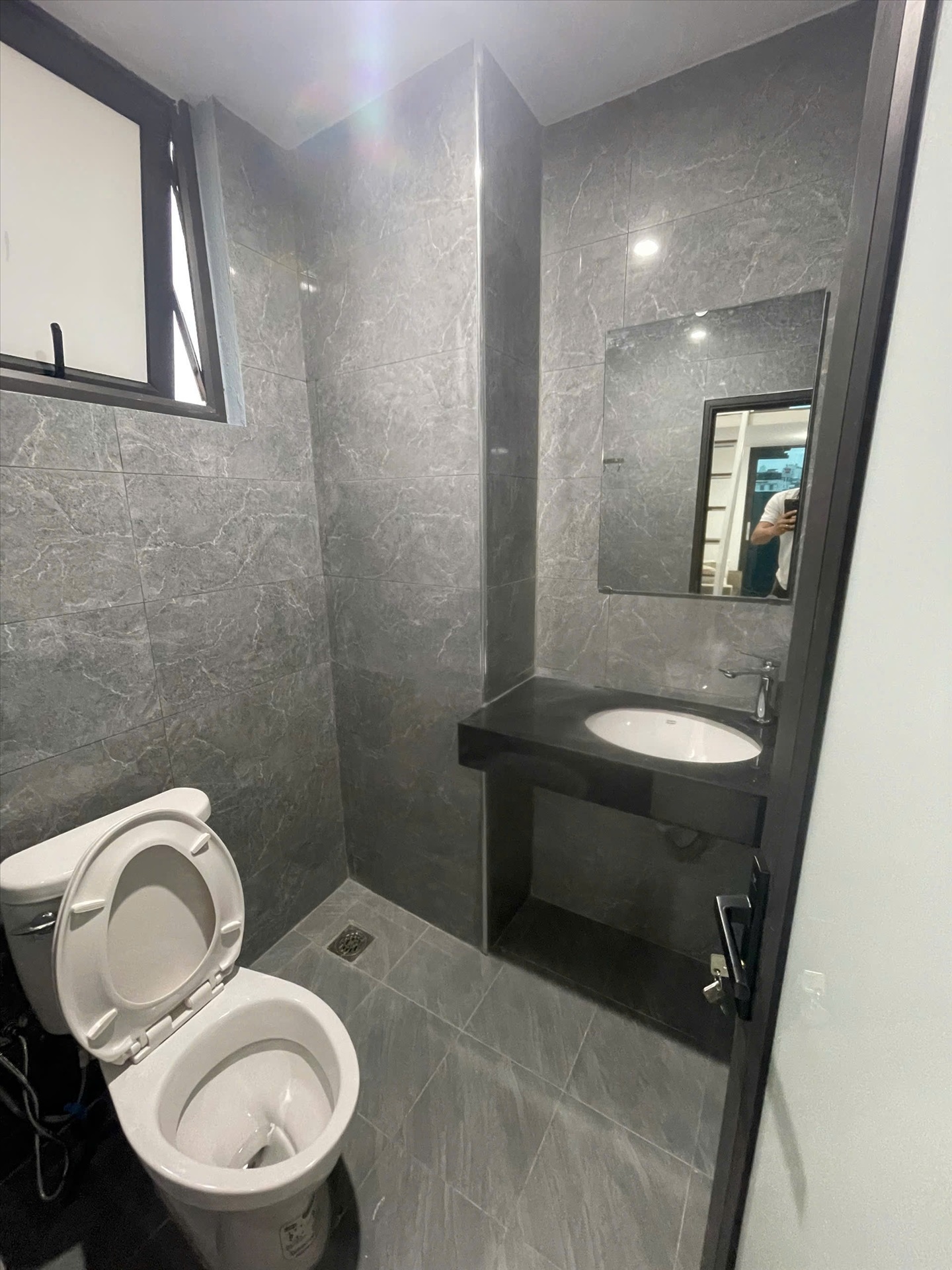 Phòng trọ Studio 30m2 tại GENZ Home Hoàng Hoa Thám - Ba Đình - Phòng tắm