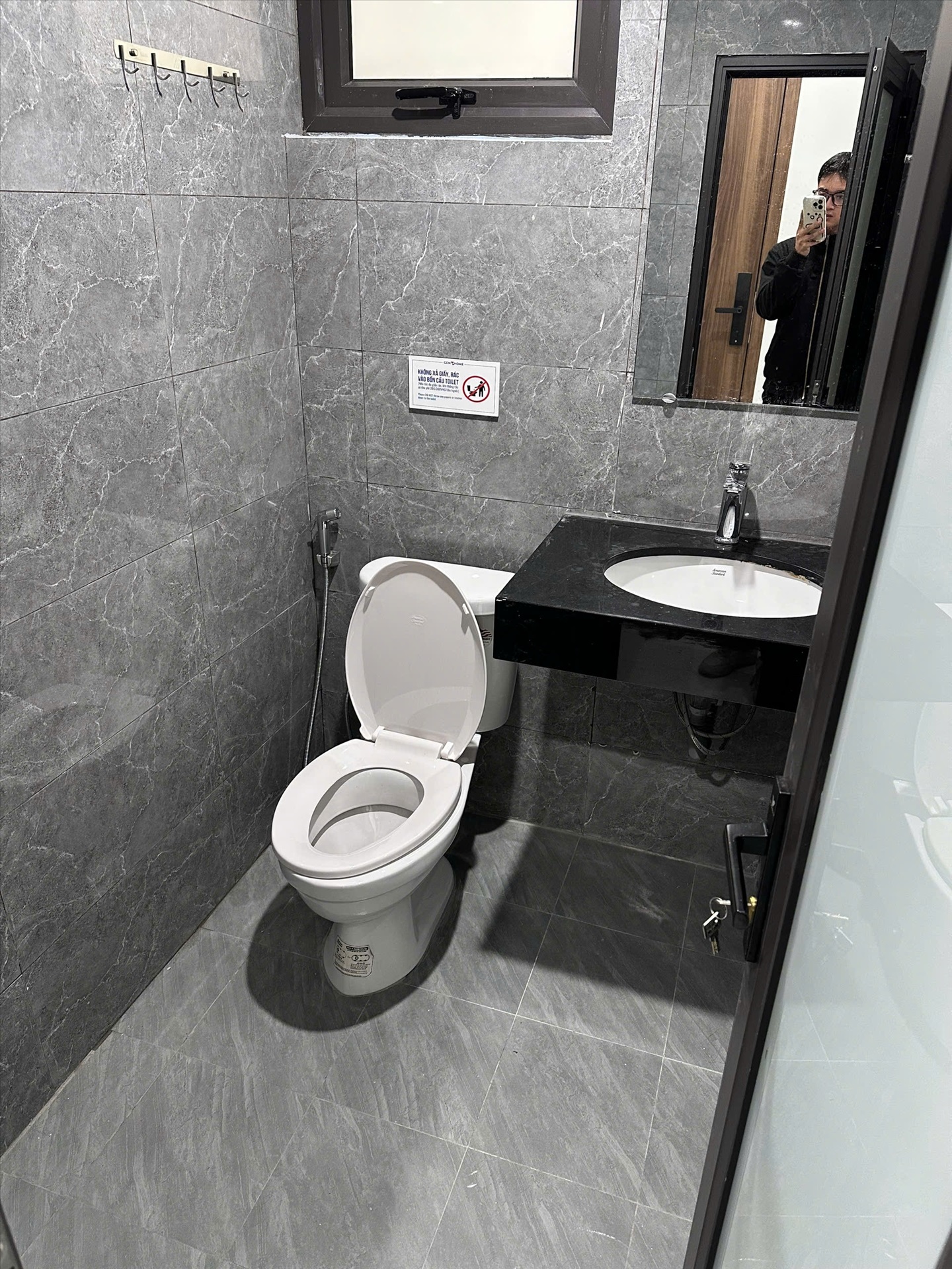 Phòng trọ Studio 20m2 tại GENZ Home Hoàng Hoa Thám - Ba Đình - Phòng tắm