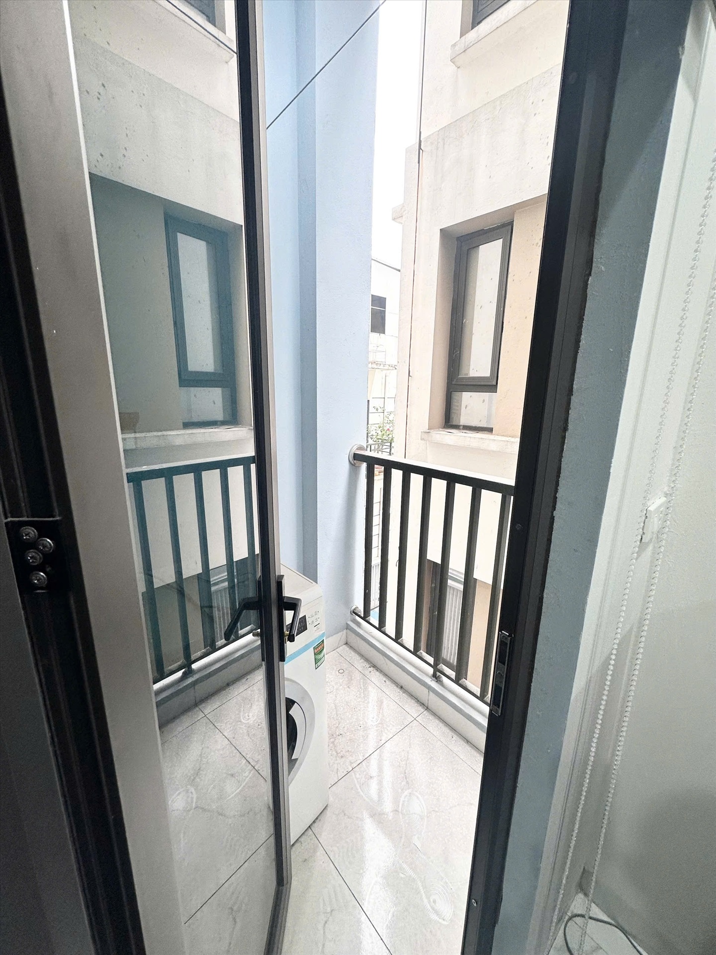 Phòng trọ Studio 30m2 tại GENZ Home Hoàng Hoa Thám - Ba Đình - Ban công