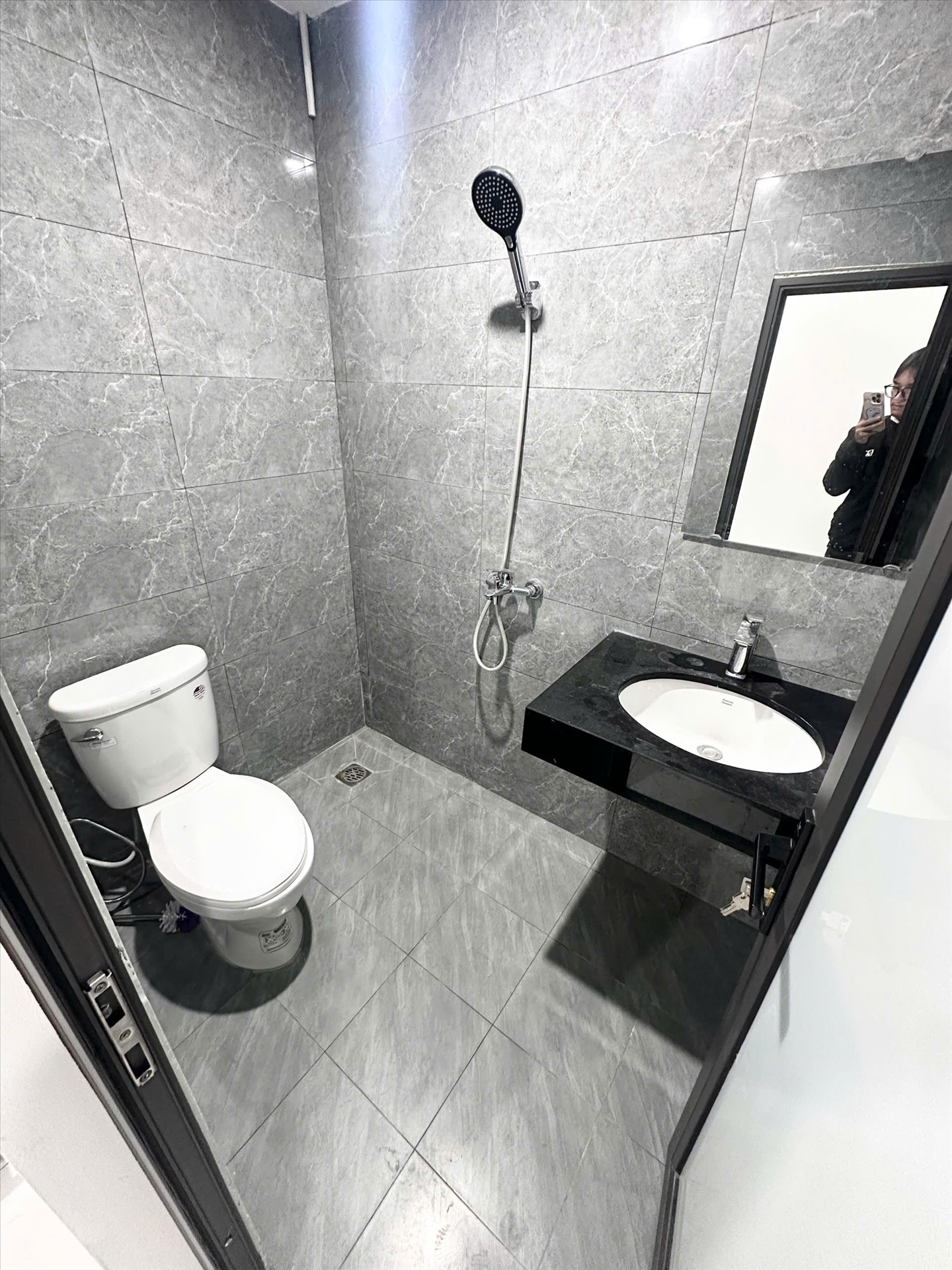 Phòng trọ Studio 30m2 tại GENZ Home Hoàng Hoa Thám - Ba Đình - Phòng tắm