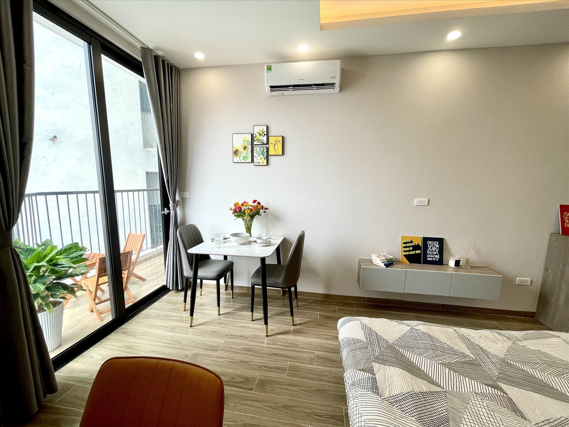 Phòng trọ Studio 33m2 tại Airstay 1 Lê Thanh Nghị - Hai Bà Trưng  - Phòng khách