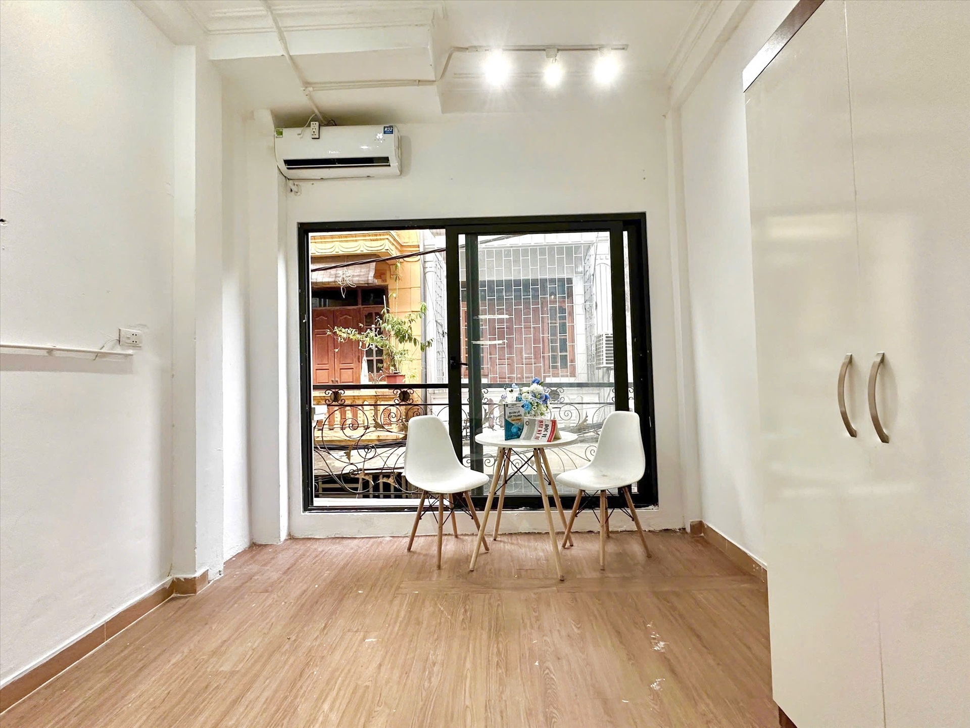 Phòng trọ Studio 25m2 tại Time House Kim Giang - Thanh Xuân - Phòng khách